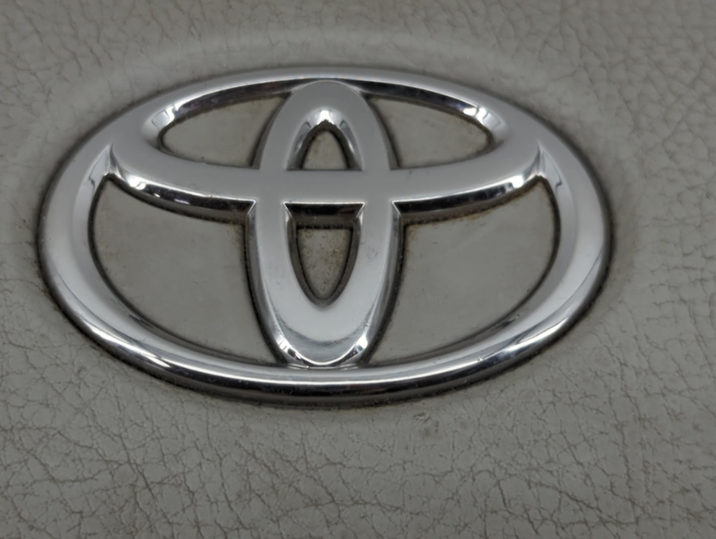 2005-2012 Toyota Avalon Air Bag Driver Left Steering Wheel Mounted Fits Fits 2005 2006 2007 2008 2009 2010 2011 2012 OEM Use