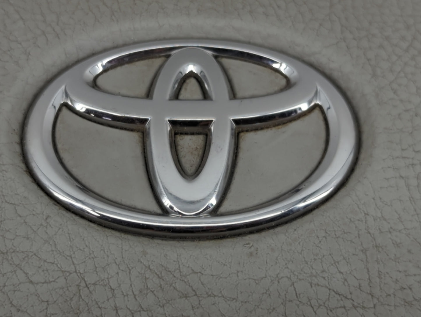 2005-2012 Toyota Avalon Air Bag Driver Left Steering Wheel Mounted Fits Fits 2005 2006 2007 2008 2009 2010 2011 2012 OEM Use
