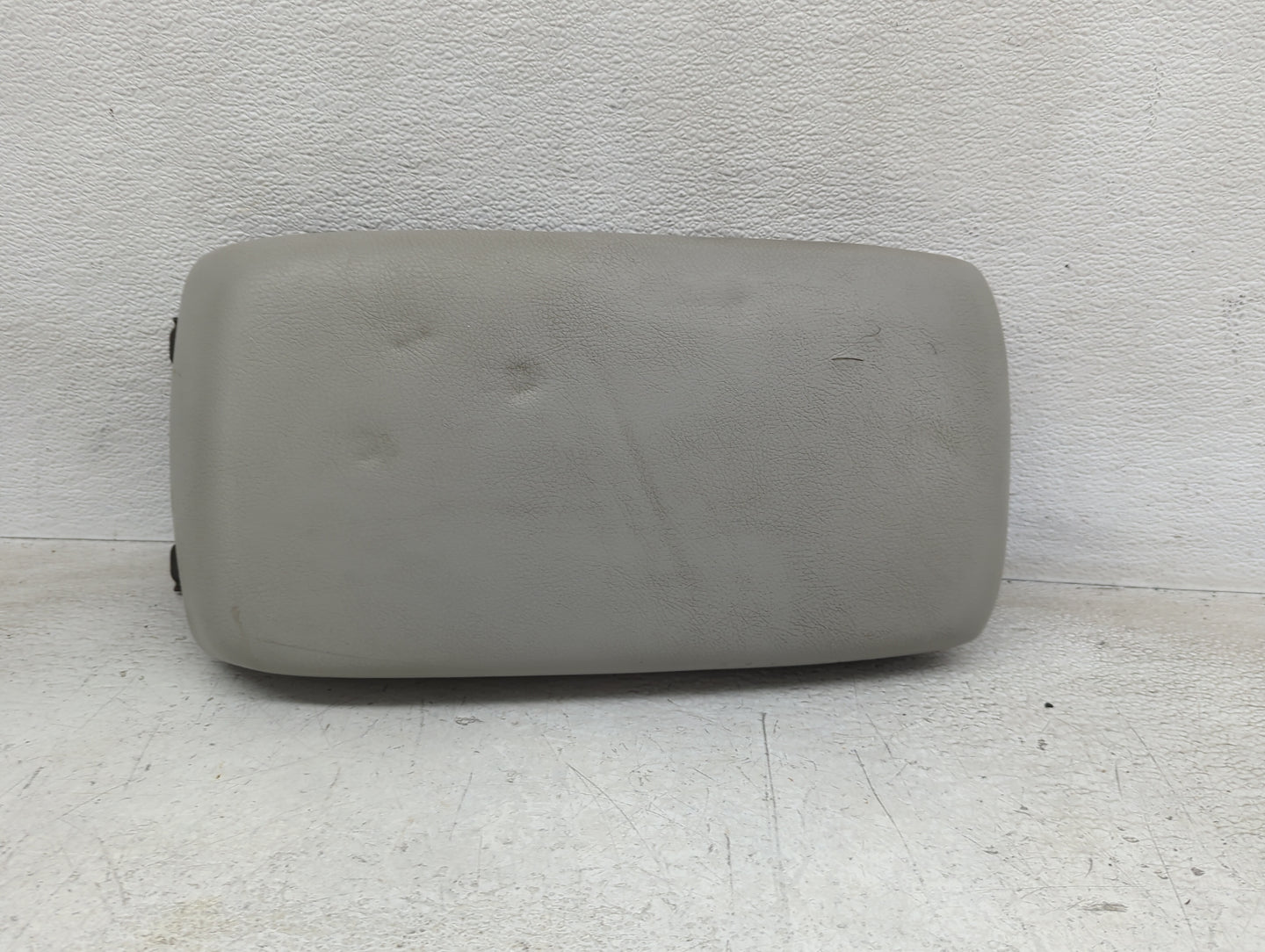 2006 Toyota Avalon Center Console Armrest Cover Lid Fits OEM Used Auto Parts - Oemusedautoparts1.com