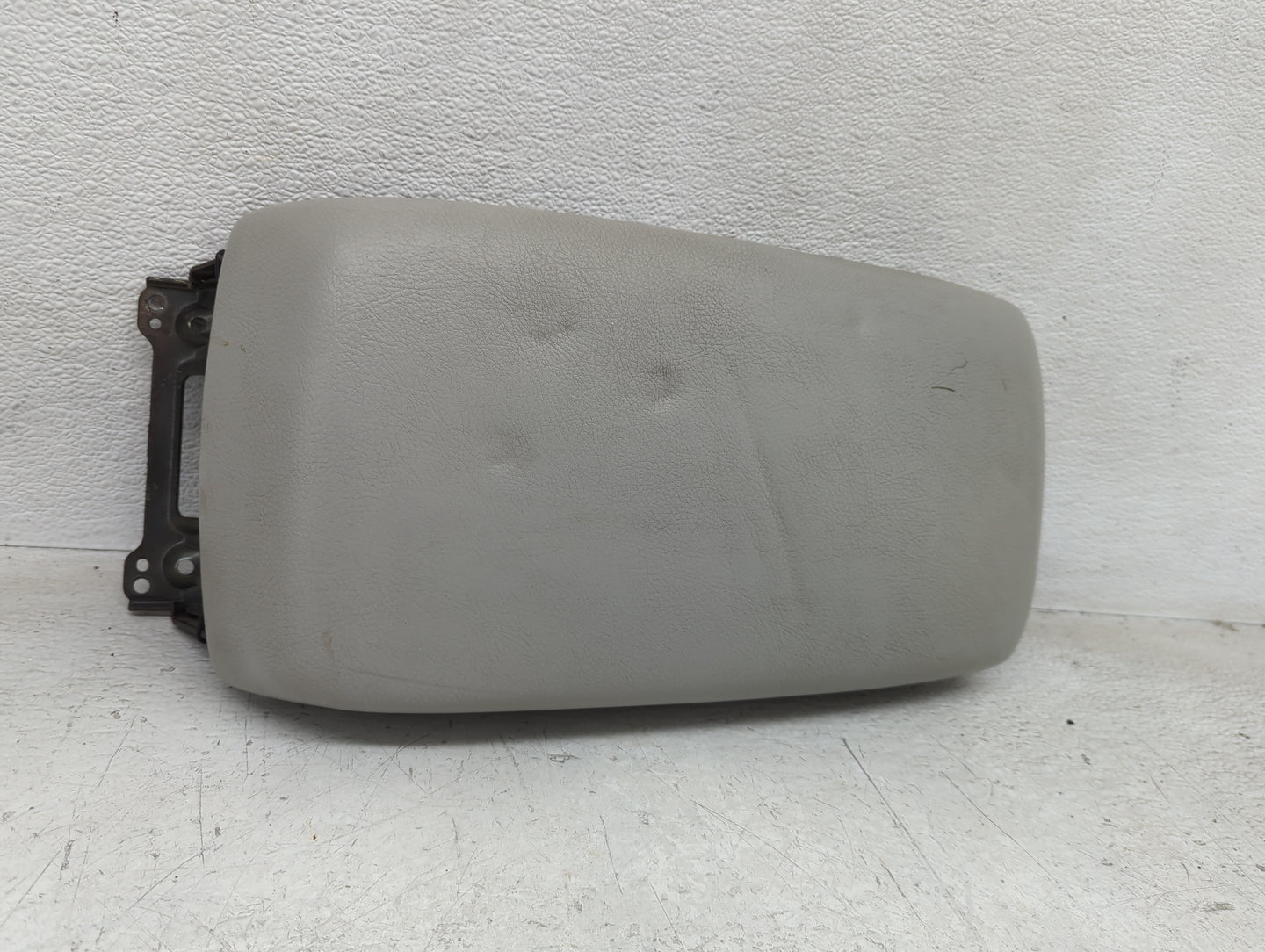 2006 Toyota Avalon Center Console Armrest Cover Lid Fits OEM Used Auto Parts - Oemusedautoparts1.com
