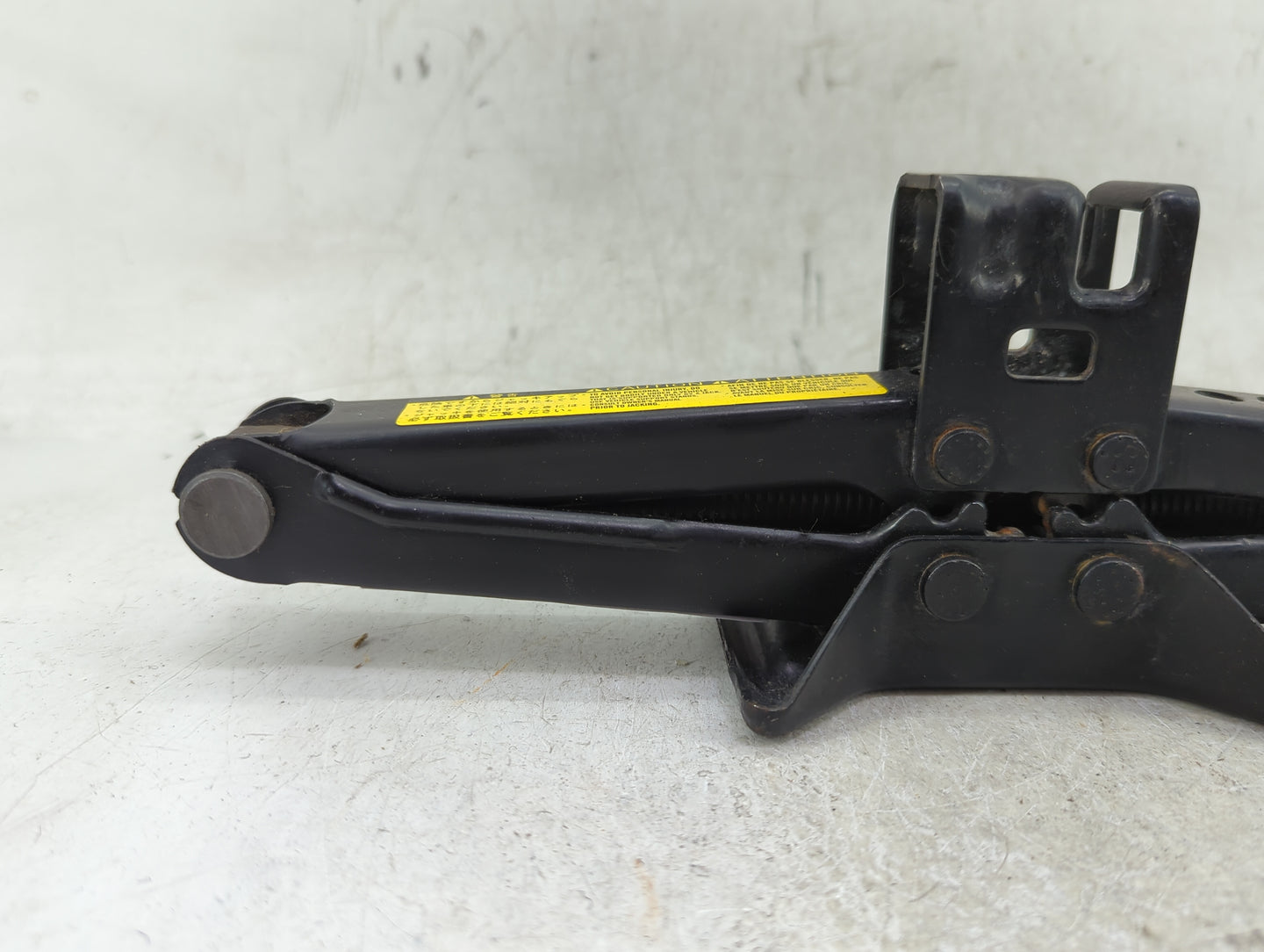 2006 Toyota Avalon Spare Scissor Car Jack - Oemusedautoparts1.com