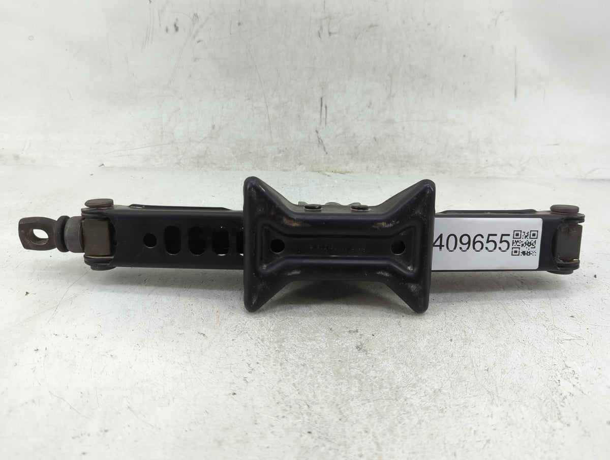 2006 Toyota Avalon Spare Scissor Car Jack - Oemusedautoparts1.com
