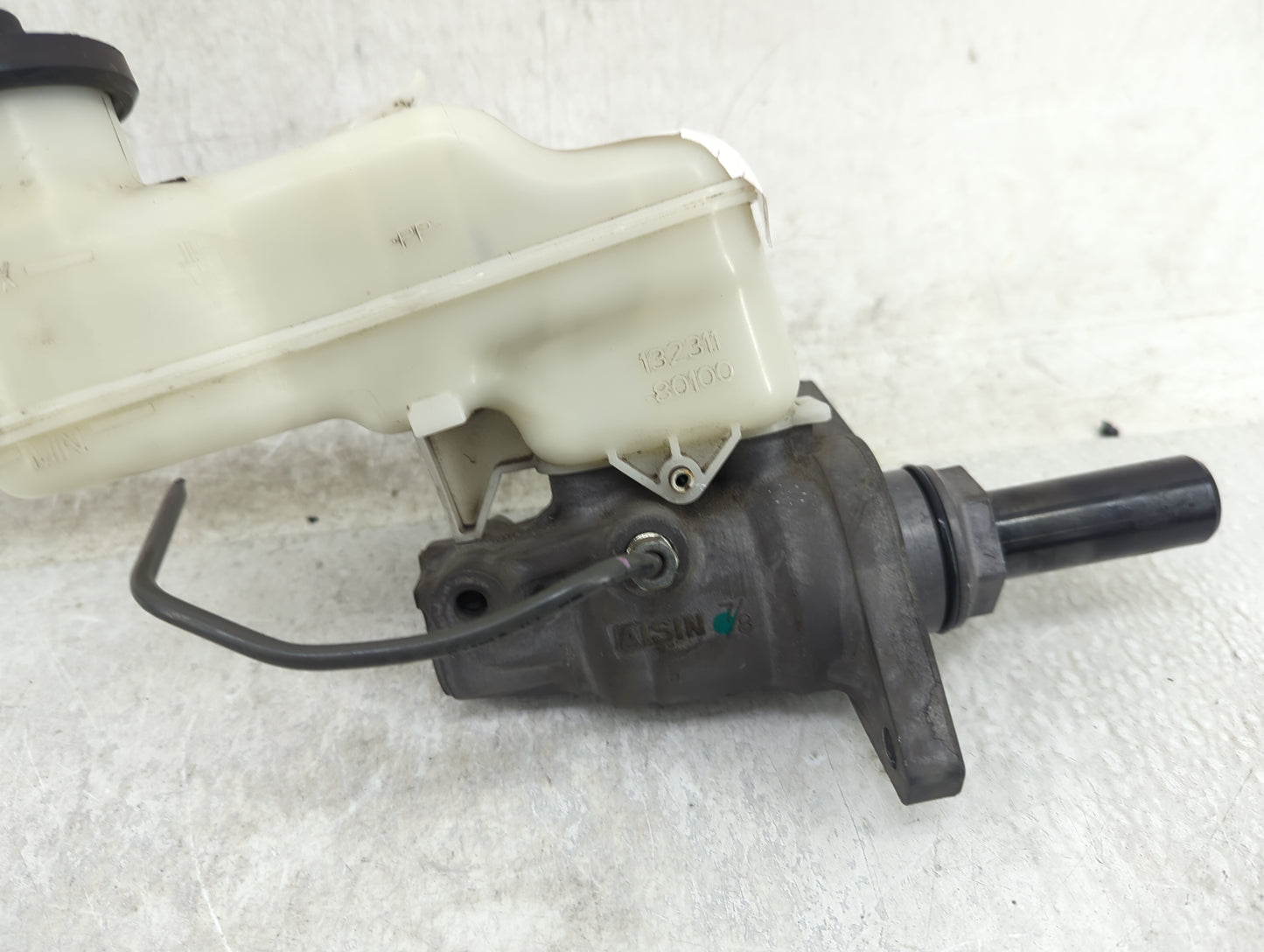 2005-2007 Toyota Avalon Brake Master Cylinder 1451351 - Oemusedautoparts1.com