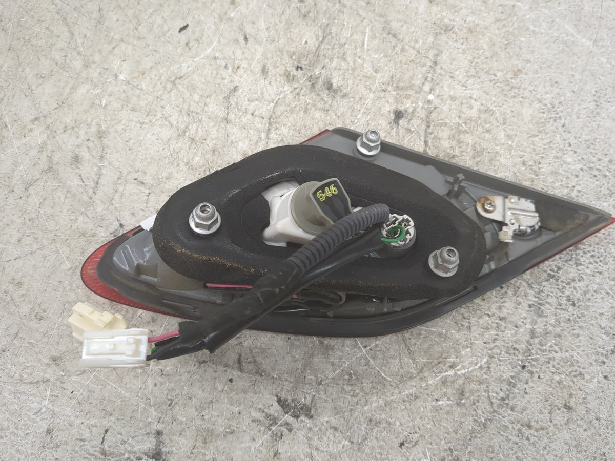 2005-2010 Toyota Avalon Passenger Right Side Deck Lid Mounted Tail Light - Oemusedautoparts1.com