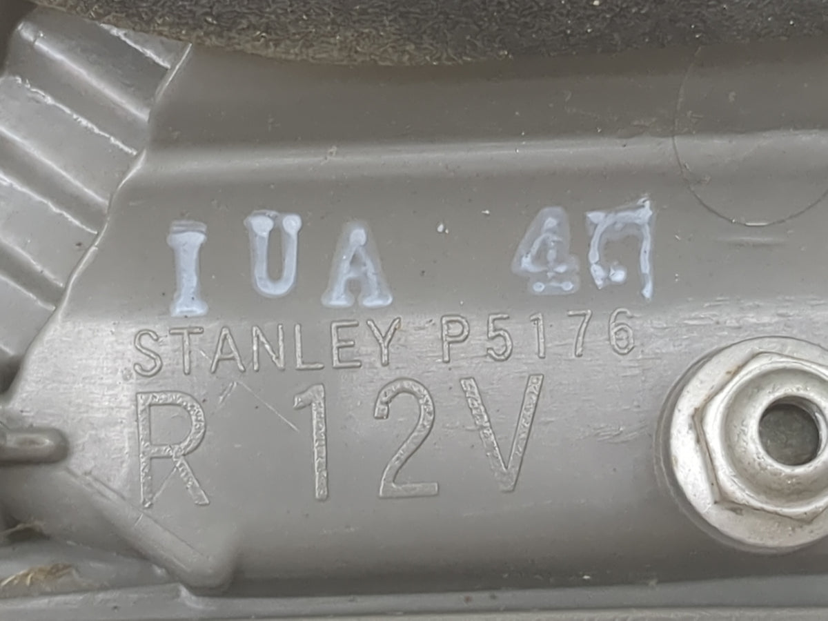 2005-2010 Toyota Avalon Passenger Right Side Deck Lid Mounted Tail Light - Oemusedautoparts1.com