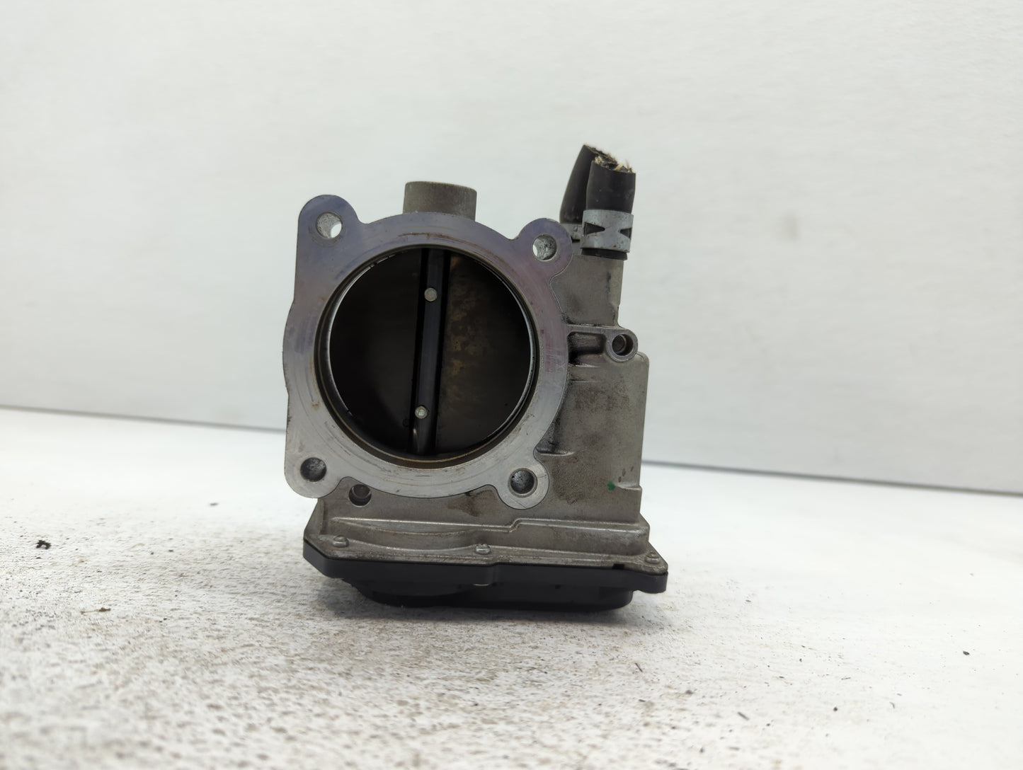 2005-2018 Toyota Avalon Throttle Body P/N:22030-0P050 Fits OEM Used Auto Parts - Oemusedautoparts1.com