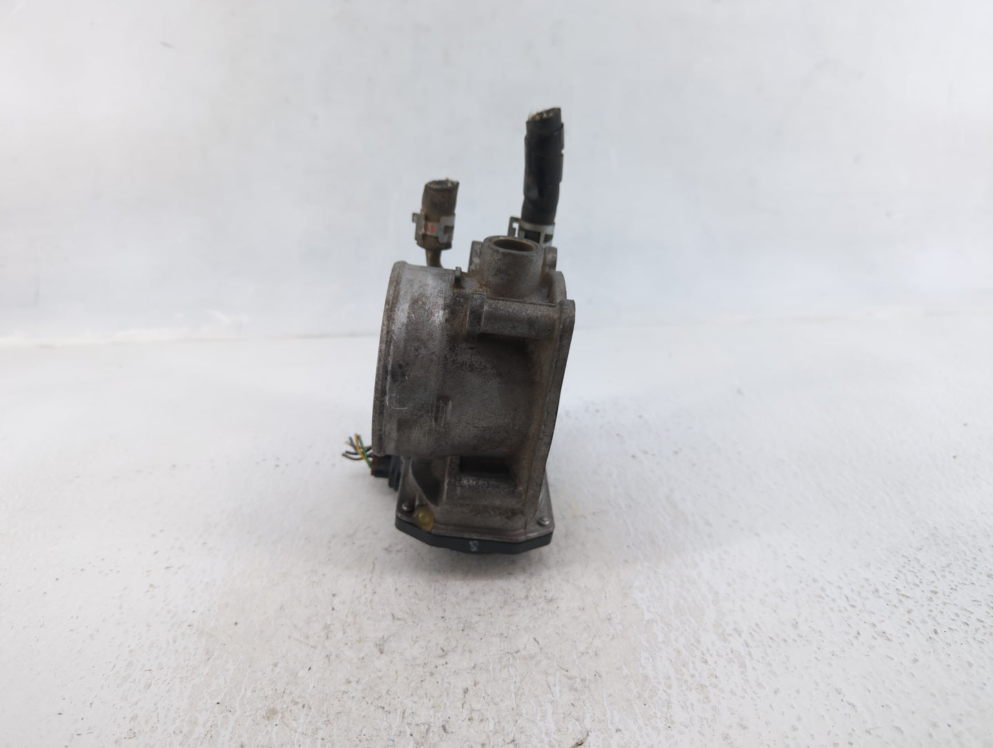 2005-2018 Toyota Avalon Throttle Body P/N:22030-0P050 Fits OEM Used Auto Parts - Oemusedautoparts1.com