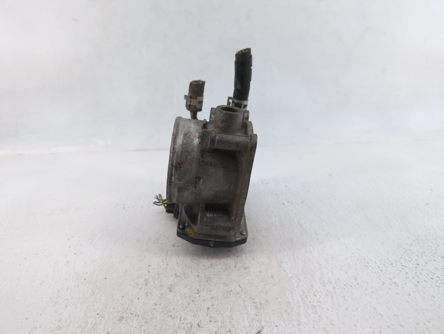 2005-2018 Toyota Avalon Throttle Body P/N:22030-0P050 Fits OEM Used Auto Parts - Oemusedautoparts1.com