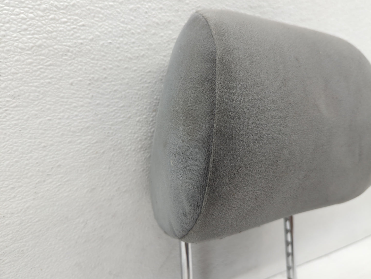 2005-2007 Toyota Avalon Headrest Head Rest Front Driver Passenger Seat Fits Fits 2005 2006 2007 OEM Used Auto Parts - Oemuse