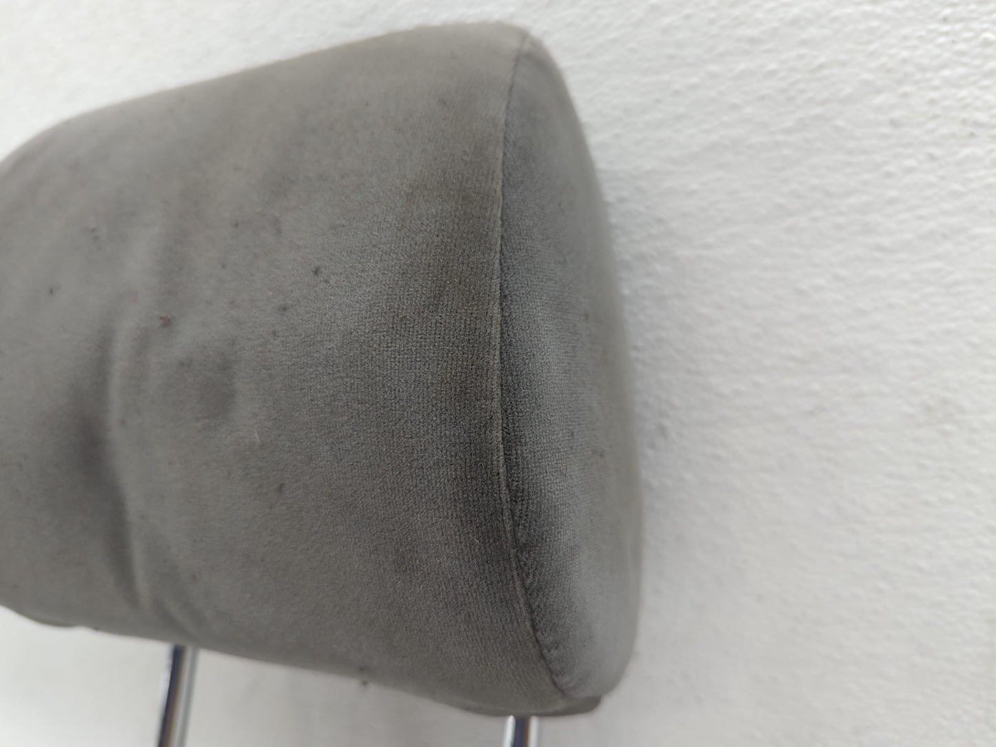 2005-2007 Toyota Avalon Headrest Head Rest Front Driver Passenger Seat Fits Fits 2005 2006 2007 OEM Used Auto Parts - Oemuse
