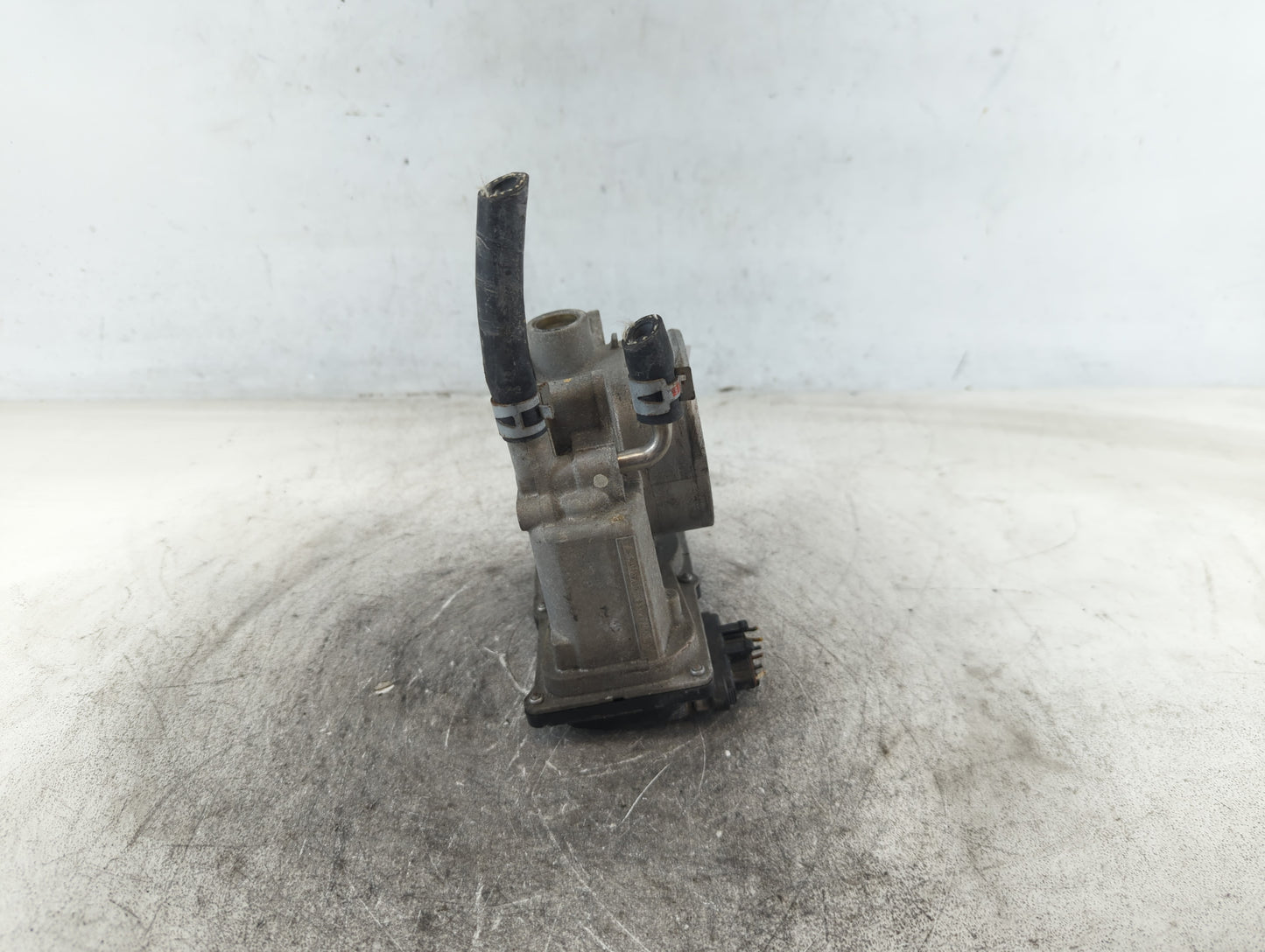 2005-2018 Toyota Avalon Throttle Body P/N:22030-0P050 Fits OEM Used Auto Parts - Oemusedautoparts1.com