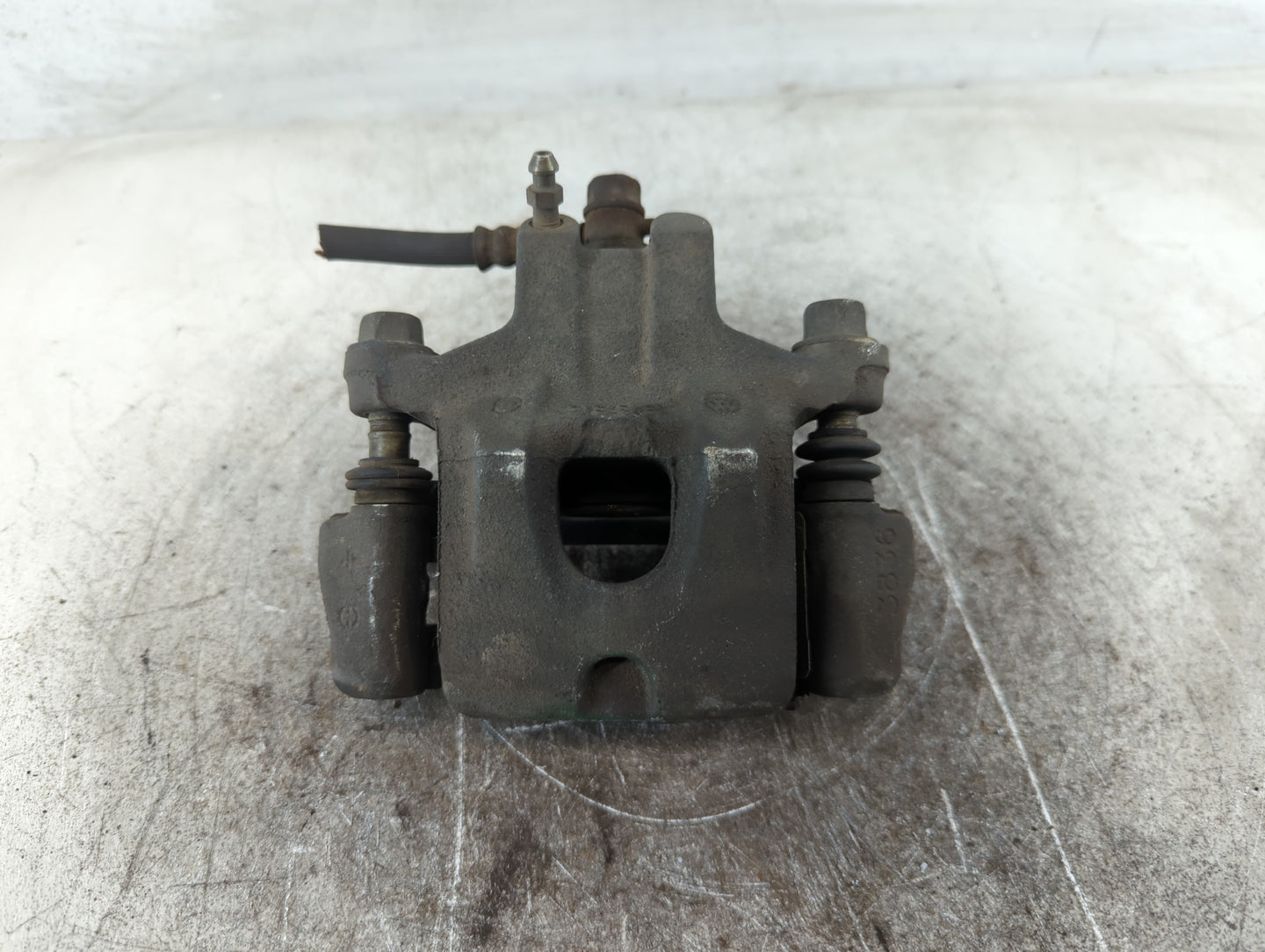 2005-2007 Toyota Avalon Front Driver Left Brake Caliper - Oemusedautoparts1.com