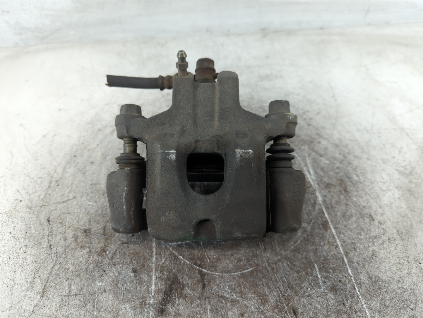 2005-2007 Toyota Avalon Front Driver Left Brake Caliper - Oemusedautoparts1.com