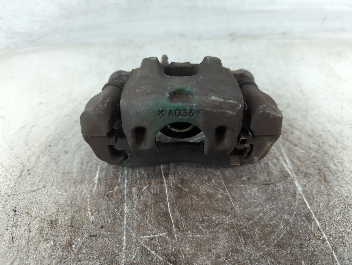 2005-2007 Toyota Avalon Front Driver Left Brake Caliper - Oemusedautoparts1.com