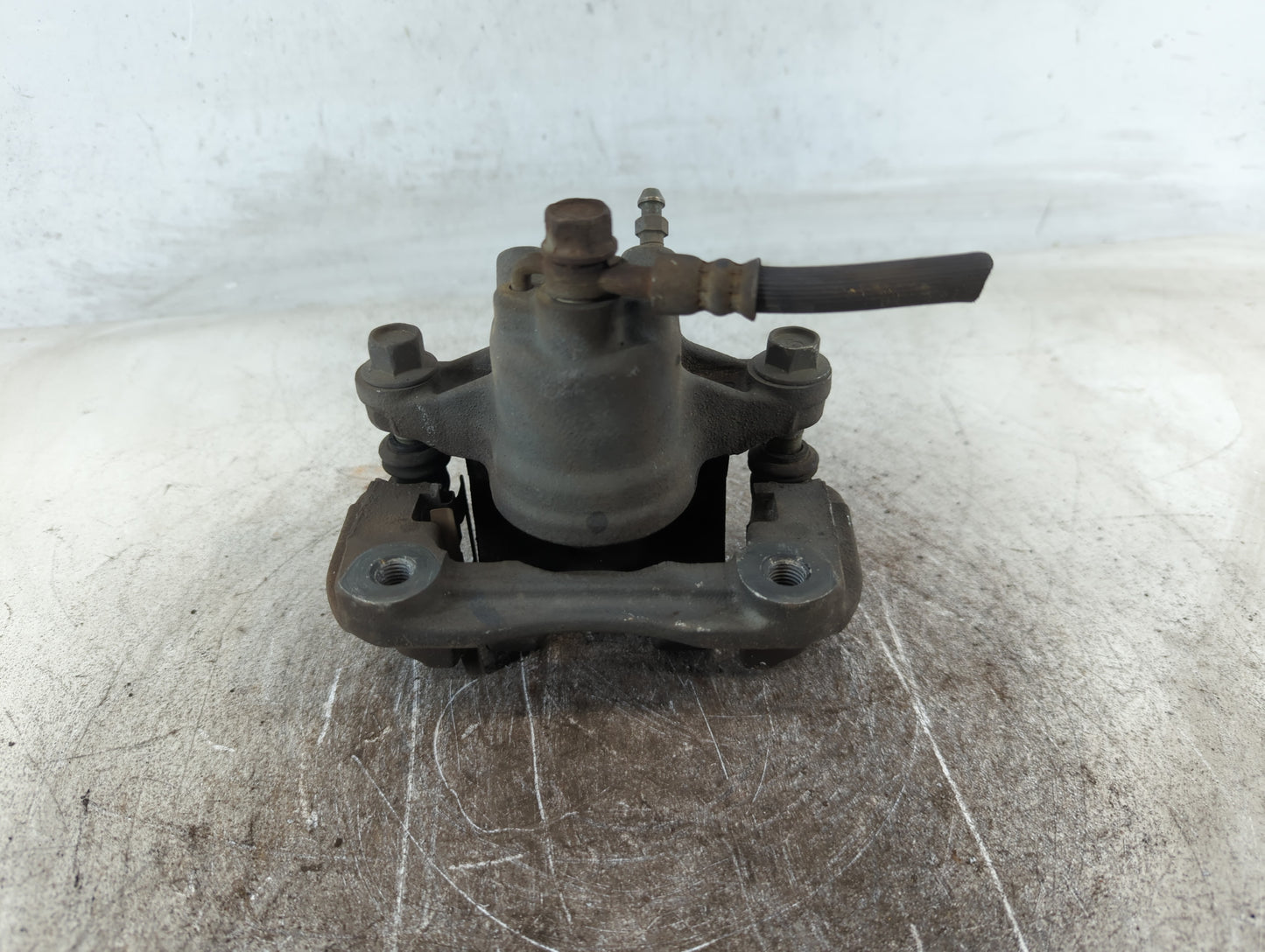 2005-2007 Toyota Avalon Front Driver Left Brake Caliper - Oemusedautoparts1.com