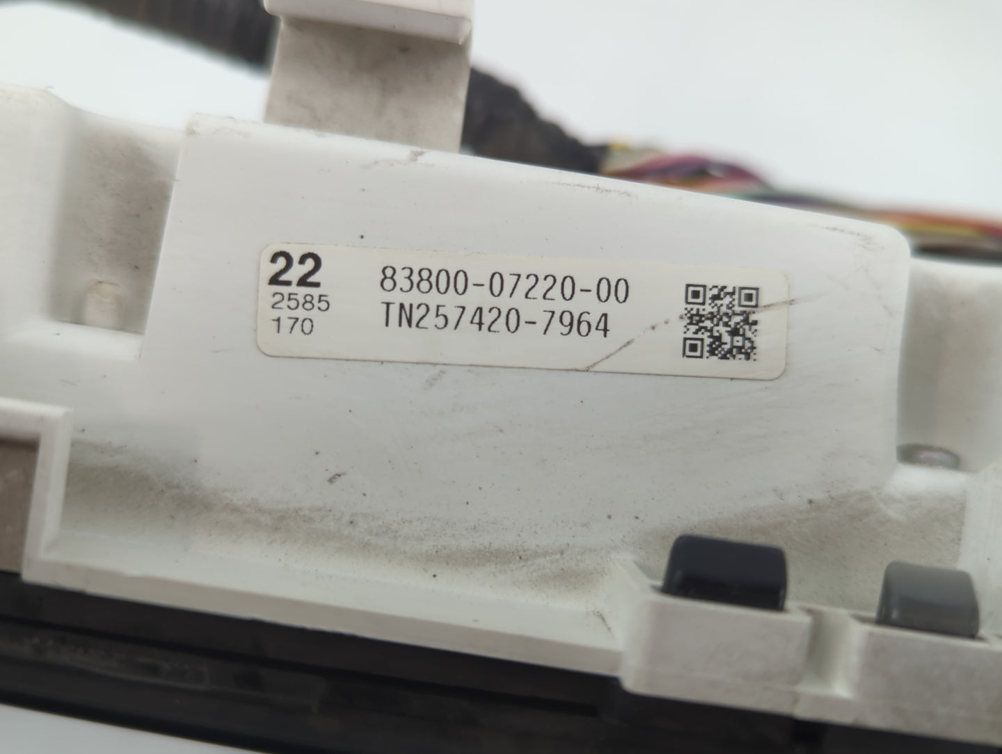 2005-2006 Toyota Avalon Instrument Cluster Speedometer Gauges P/N:TN257420-7964 83800-07220-00 Fits Fits 2005 2006 OEM Used 