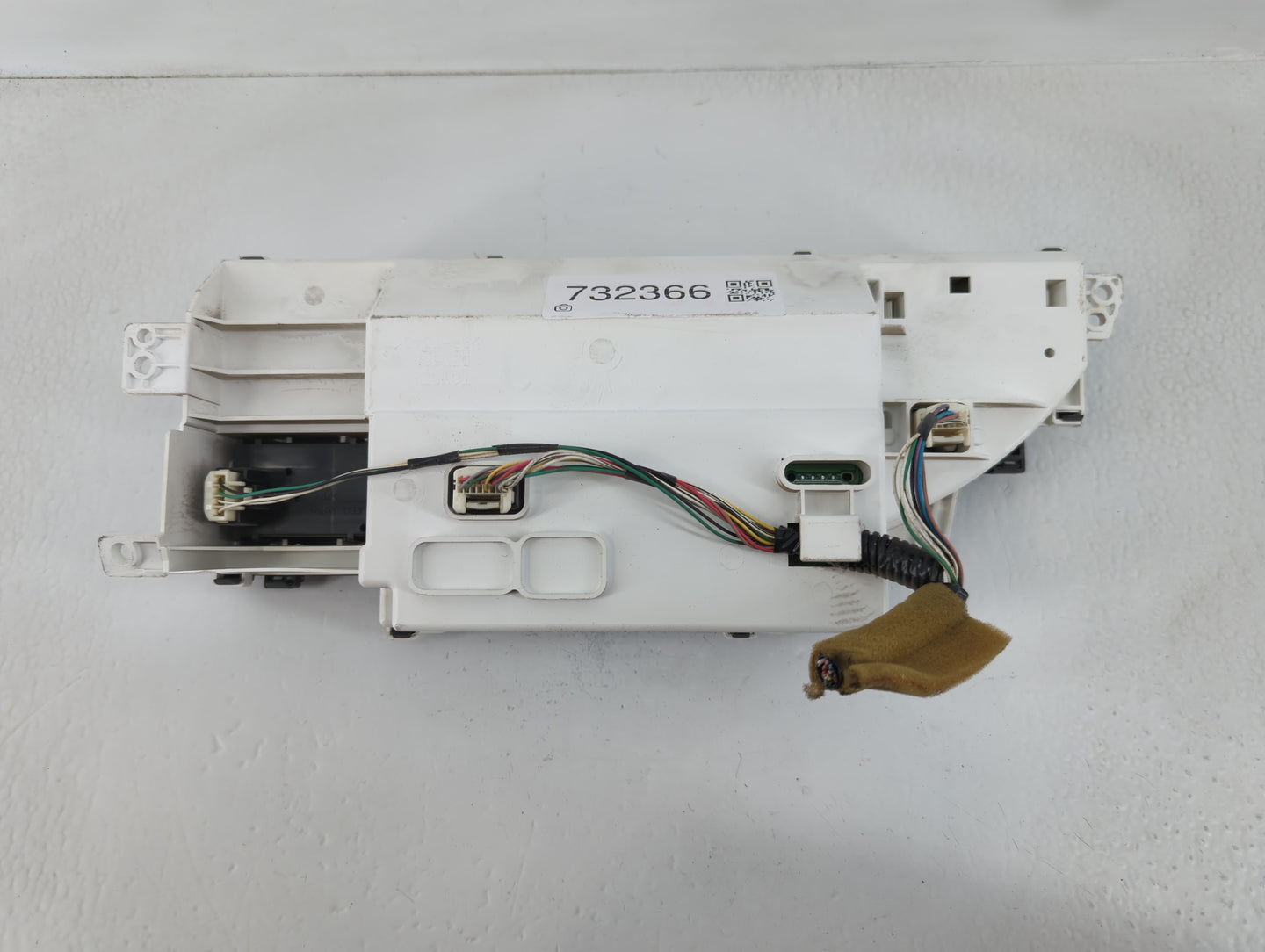 2005-2006 Toyota Avalon Instrument Cluster Speedometer Gauges P/N:TN457300-2992 83290-07090-00 Fits Fits 2005 2006 OEM Used 