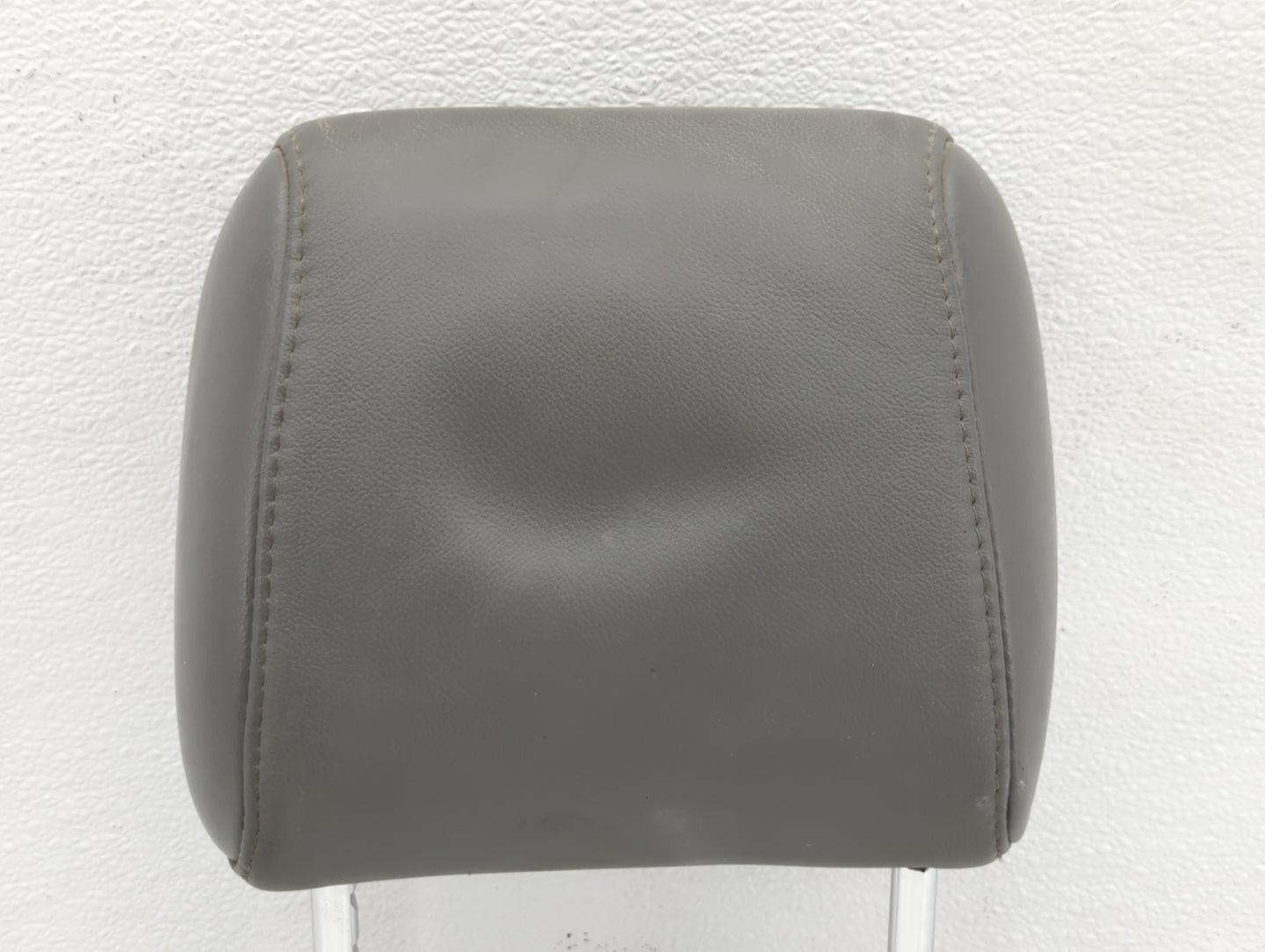 2005-2007 Toyota Avalon Headrest Head Rest Front Driver Passenger Seat Fits Fits 2005 2006 2007 OEM Used Auto Parts - Oemuse