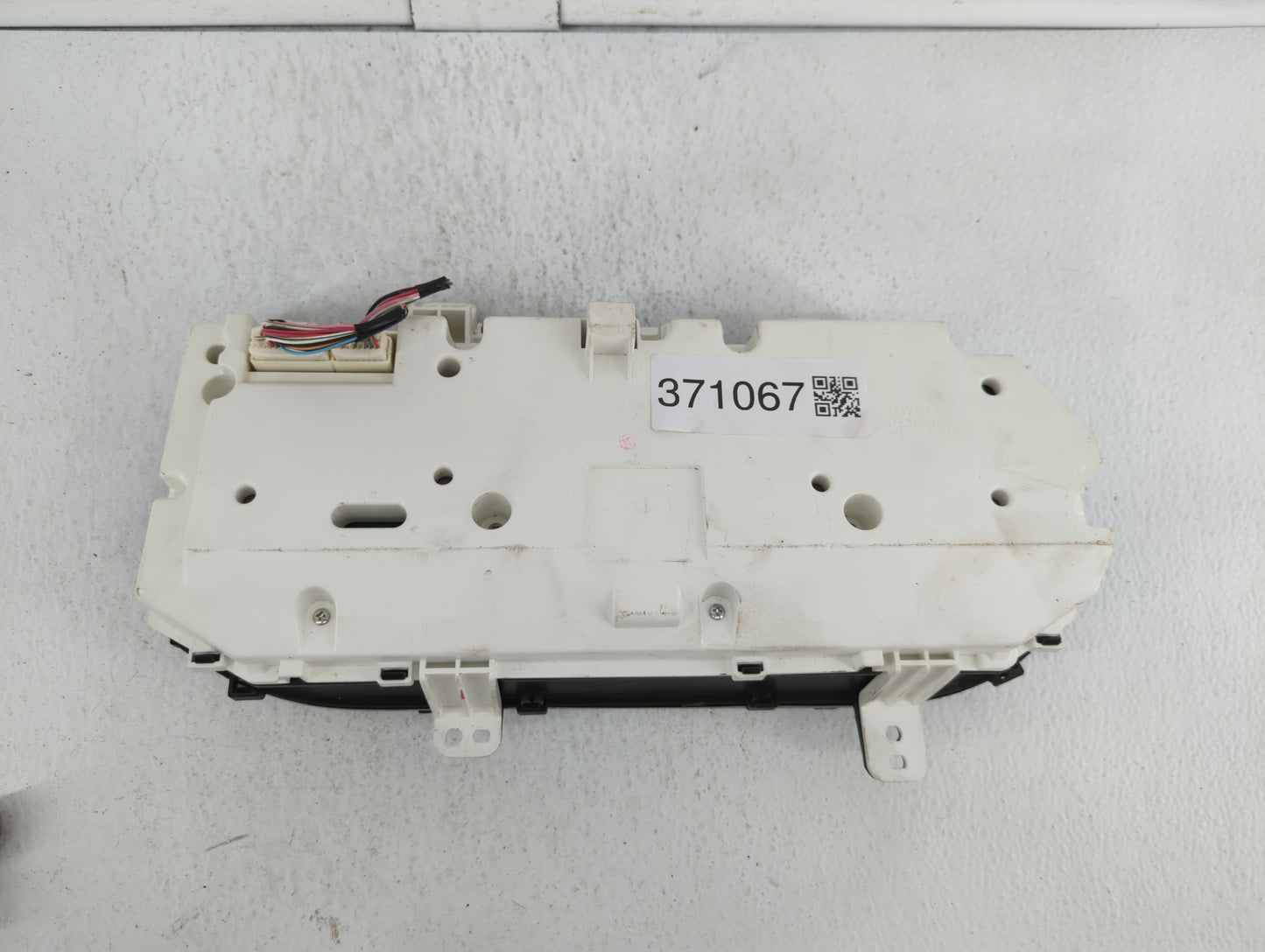 2006 Toyota Avalon Instrument Cluster Speedometer Gauges P/N:83800-07260-00 Fits Fits 2005 OEM Used Auto Parts - Oemusedauto