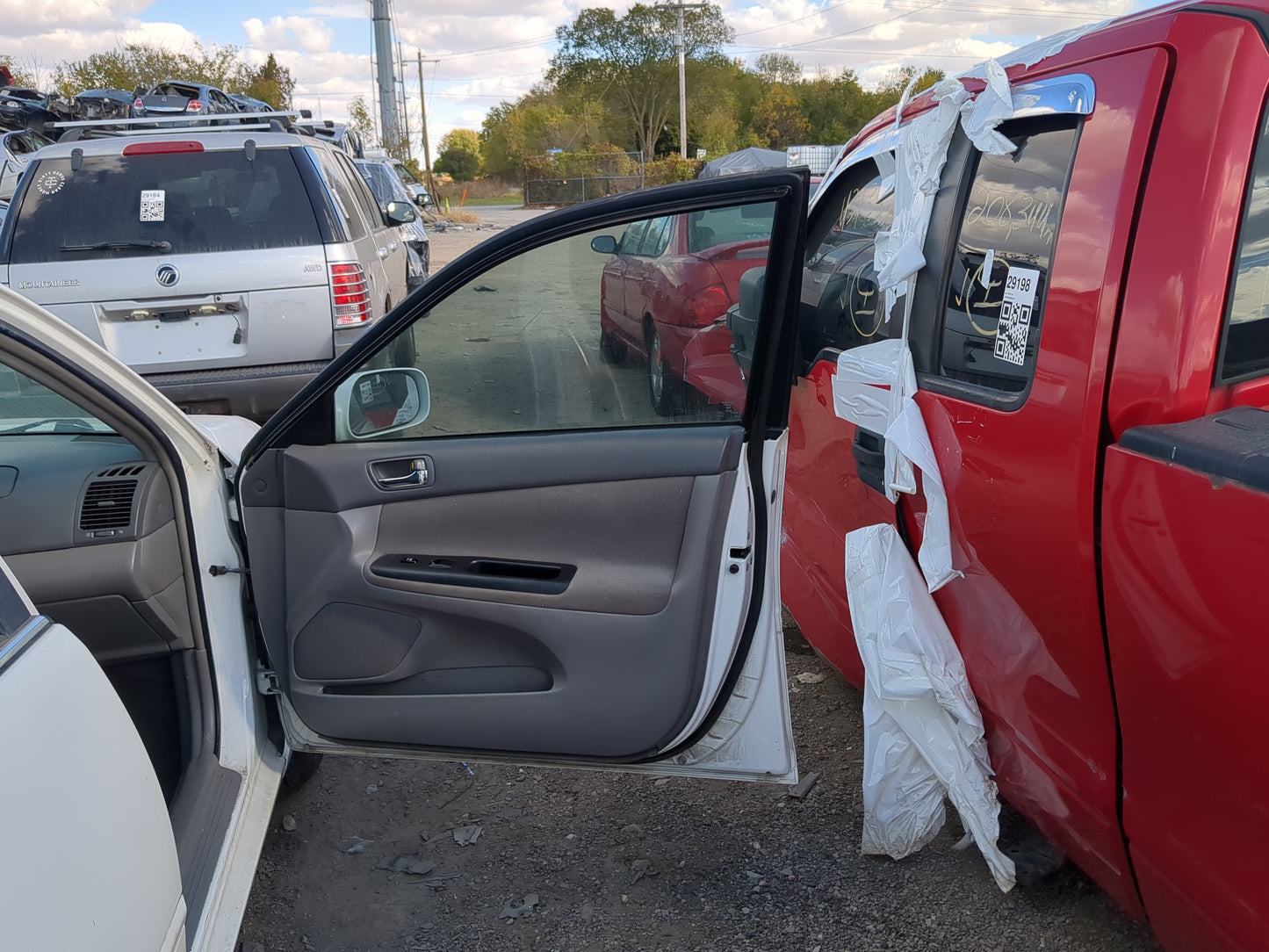 2002-2006 Toyota Camry Passenger Front Door Oem 1197042 - Oemusedautoparts1.com