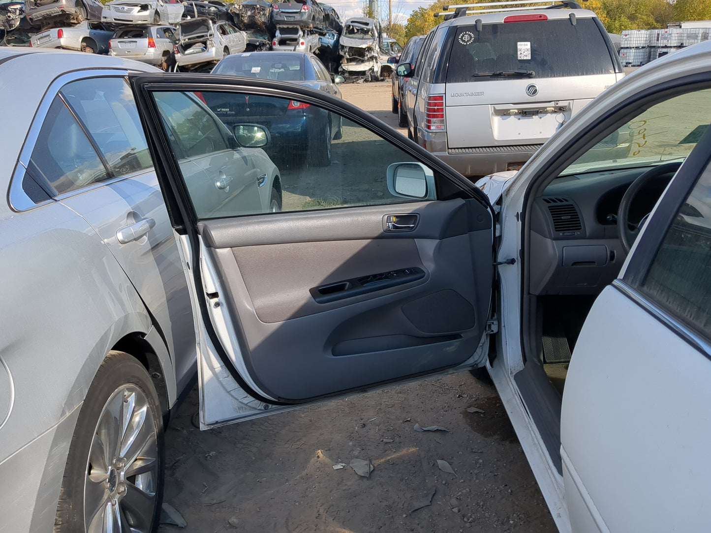 2002-2006 Toyota Camry Driver Front Door Oem 1197079 - Oemusedautoparts1.com