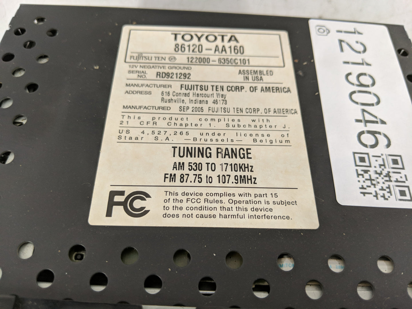 2005-2006 Toyota Camry Radio AM FM Cd Player Receiver Replacement P/N:86120-AA160 Fits Fits 2005 2006 OEM Used Auto Parts - 