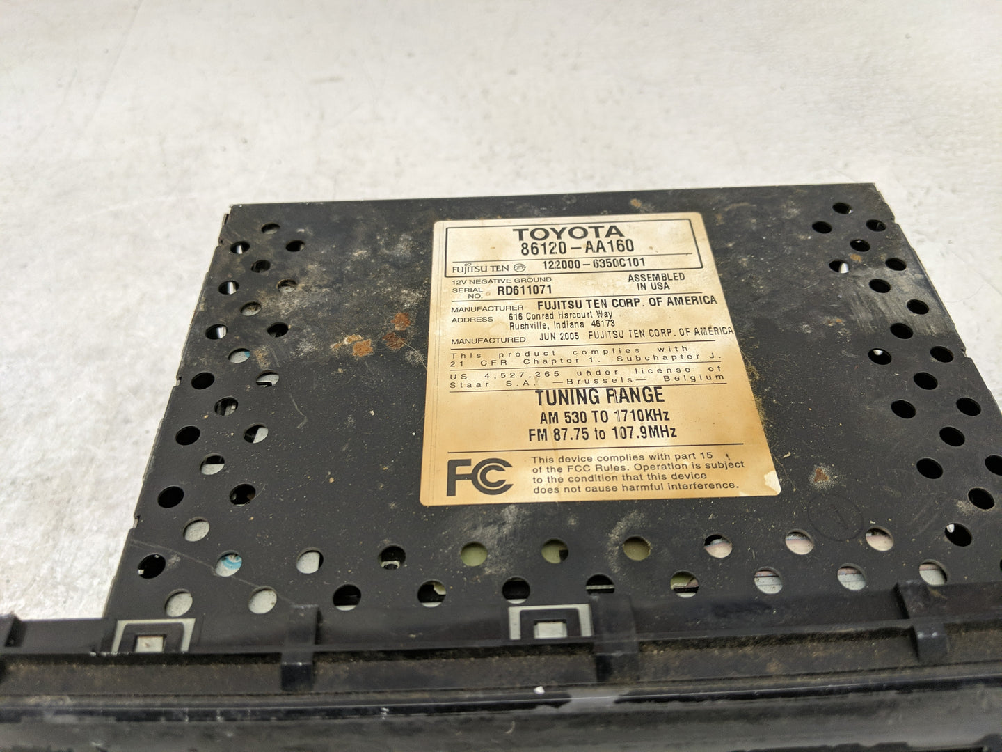 2005-2006 Toyota Camry Radio AM FM Cd Player Receiver Replacement P/N:86120-AA160 Fits Fits 2005 2006 OEM Used Auto Parts - 