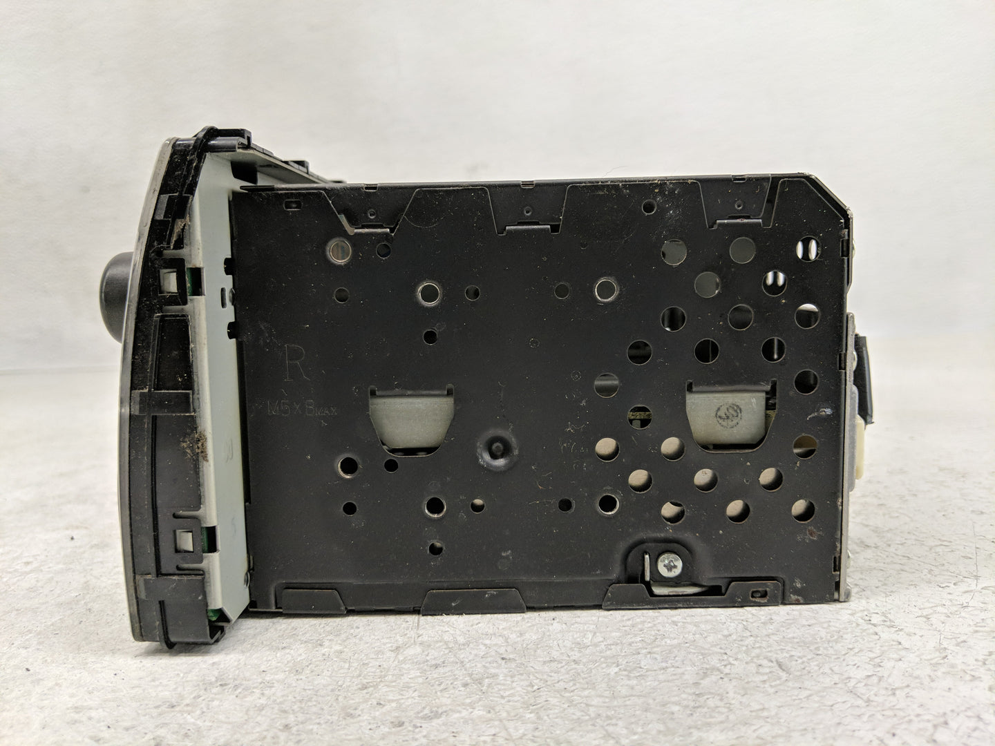 2005-2006 Toyota Camry Radio AM FM Cd Player Receiver Replacement P/N:86120-AA160 Fits Fits 2005 2006 OEM Used Auto Parts - 