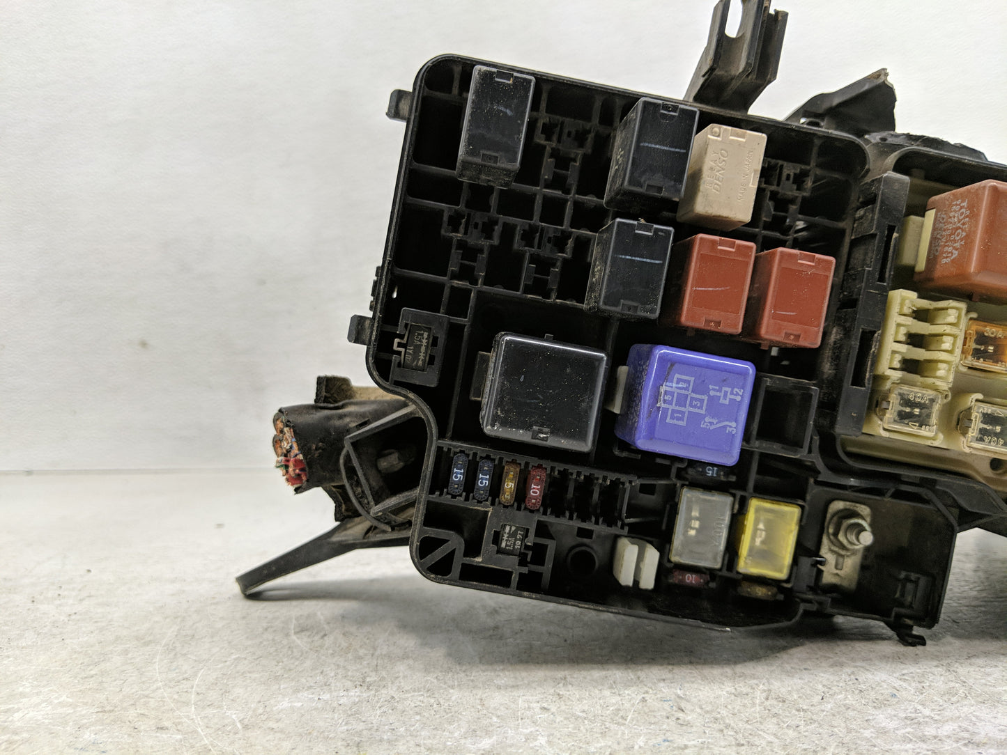 2004-2006 Toyota Camry Fusebox Fuse Box Panel Relay Module Fits Fits 2004 2005 2006 OEM Used Auto Parts - Oemusedautoparts1.