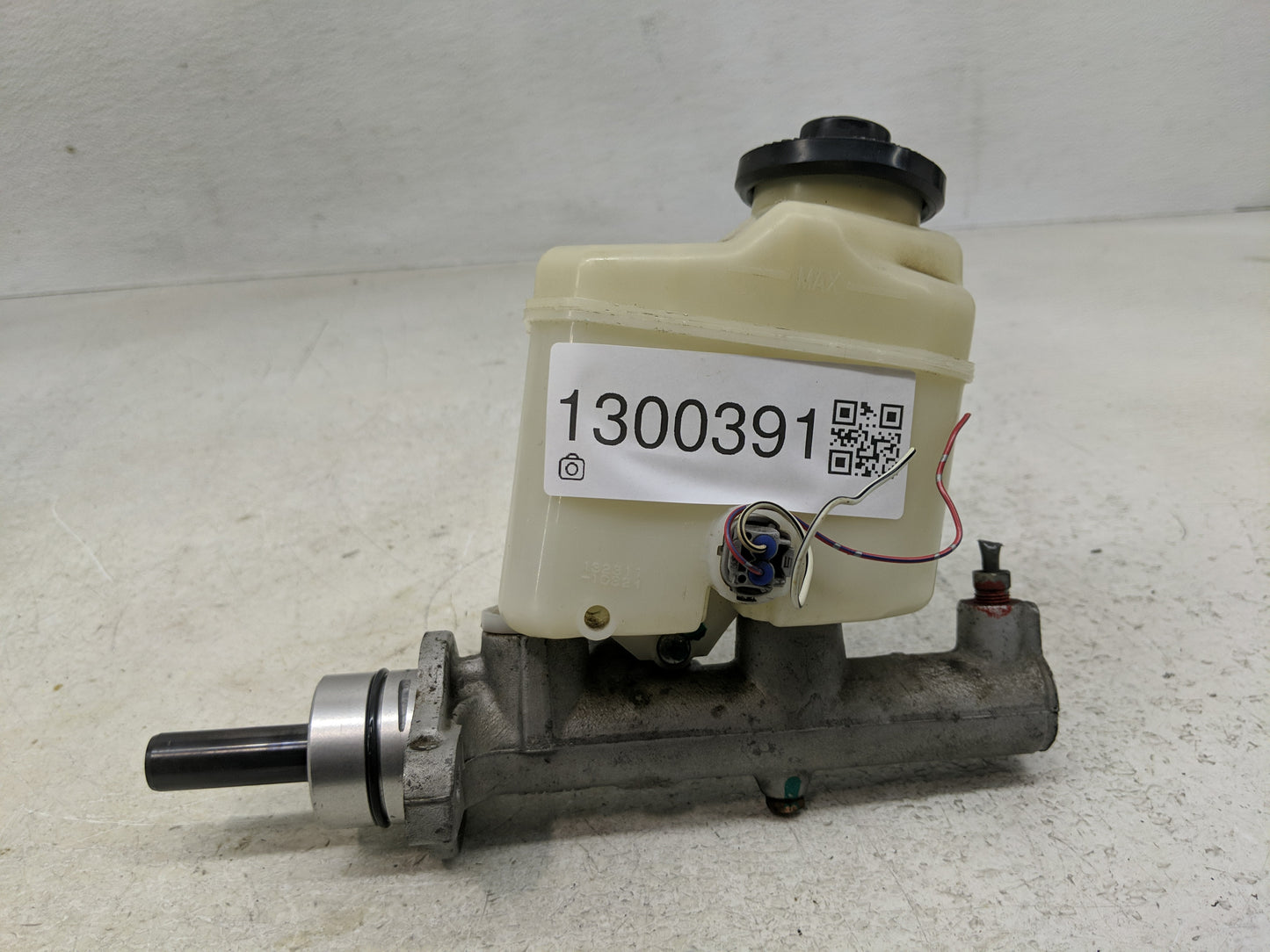 2005-2006 Toyota Camry Brake Master Cylinder - Oemusedautoparts1.com
