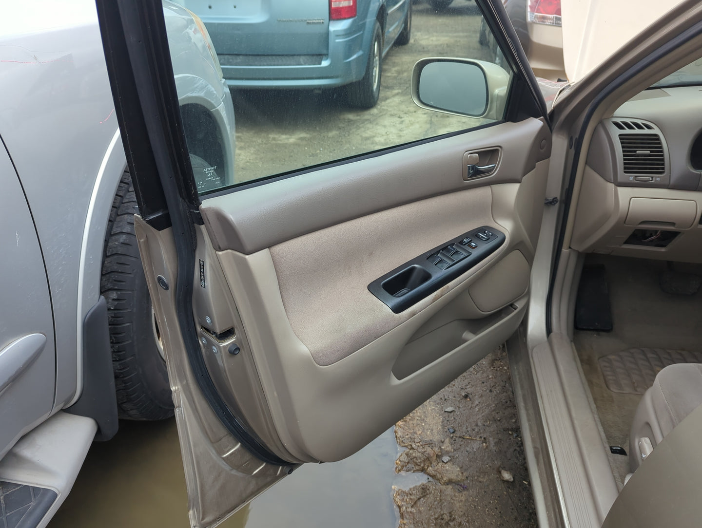 2006 Toyota Camry Front Left Driver Interior Door Panel Trim 1301516 - Oemusedautoparts1.com