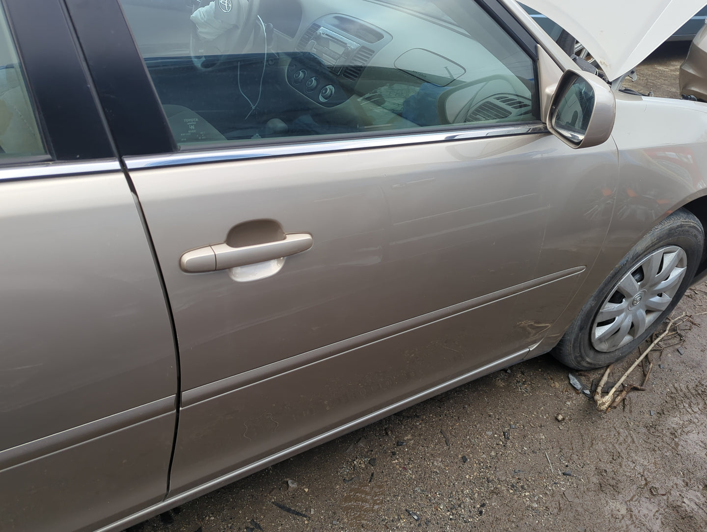 2002-2006 Toyota Camry Passenger Front Door Oem 1301532 - Oemusedautoparts1.com