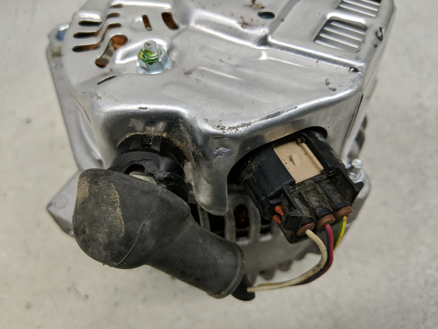 2004-2006 Toyota Camry Alternator Replacement Generator Charging Assembly Engine OEM Fits Fits 2004 2005 2006 2007 2008 2009