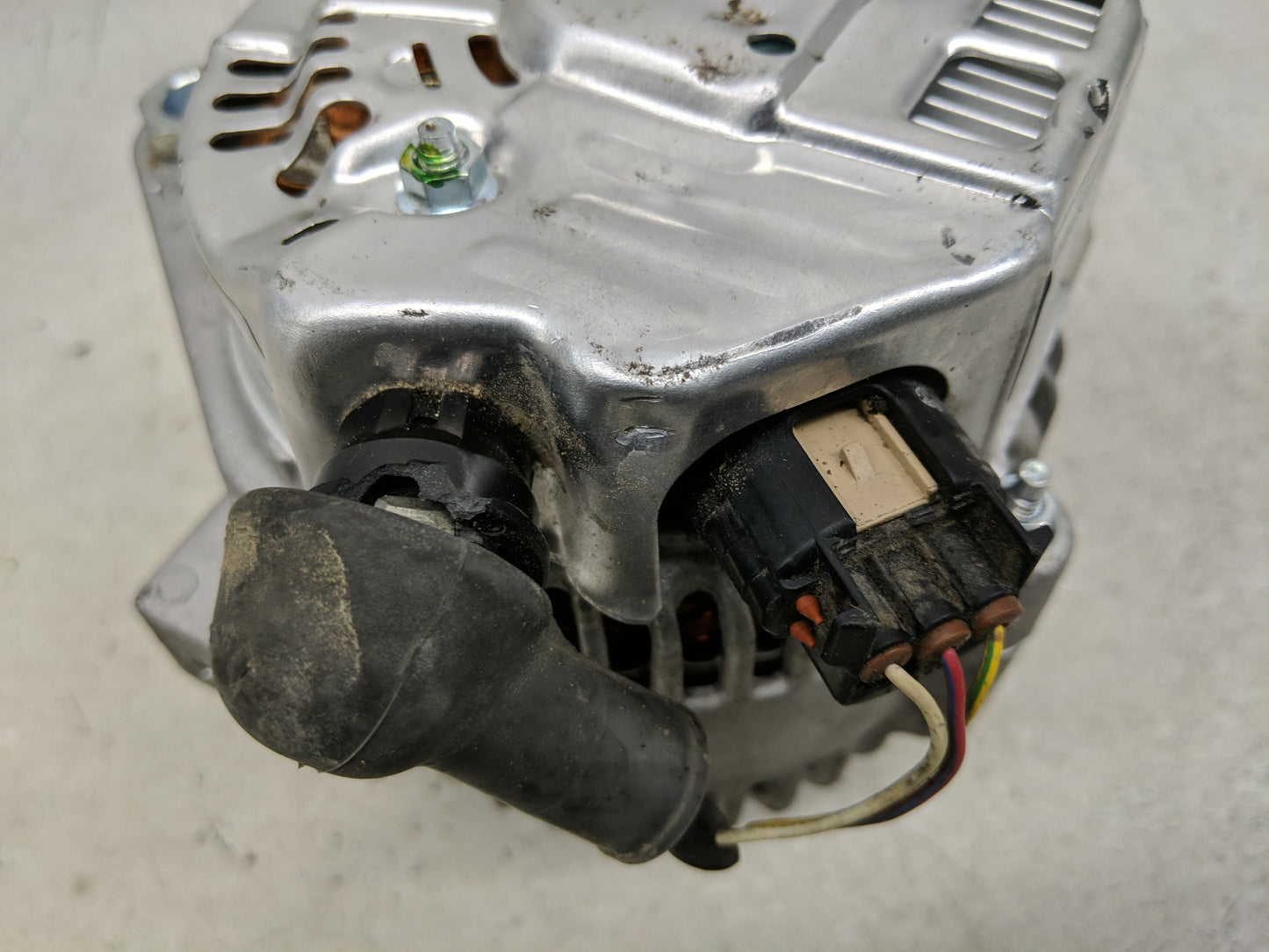 2004-2006 Toyota Camry Alternator Replacement Generator Charging Assembly Engine OEM Fits Fits 2004 2005 2006 2007 2008 2009