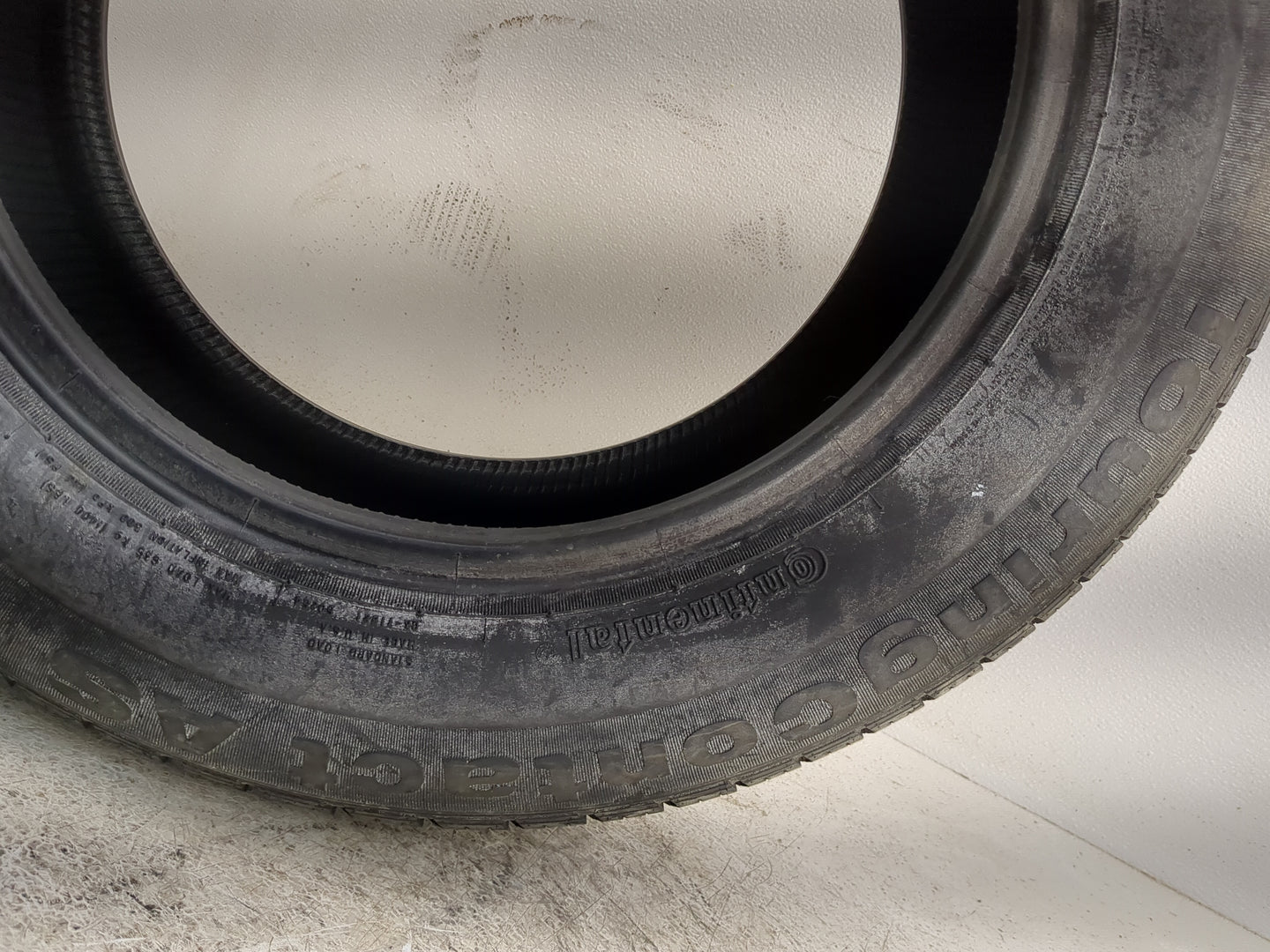 Used Tire P205/65R15 CONTINENTAL TOURING CONTACT AS 92T - Tread Depth 10/32 - Oemusedautoparts1.com