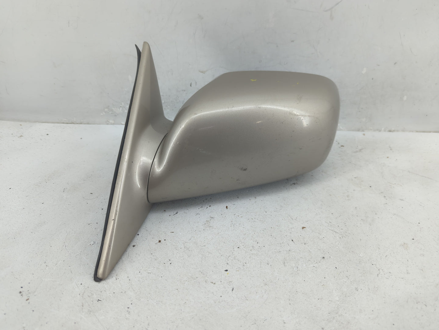 2002-2006 Toyota Camry Driver Side View Mirror - Left Door Mirror OEM Used - Oemusedautoparts1.com