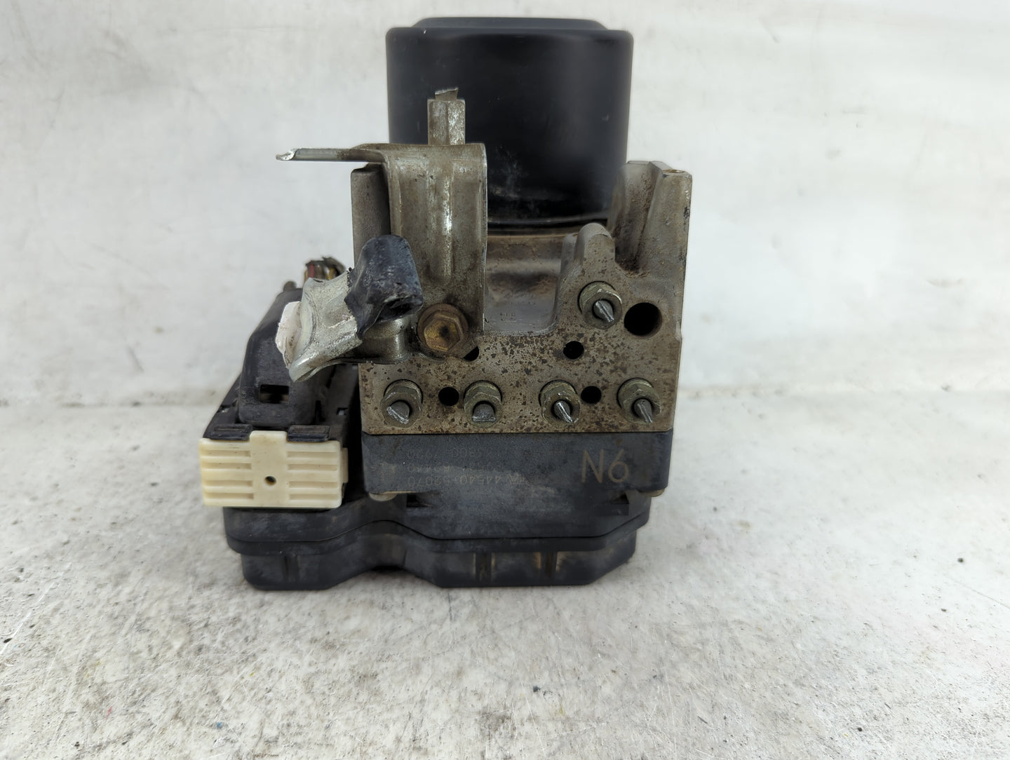 2006 Toyota Camry ABS Pump Control Module Replacement P/N:44540-06070 Fits OEM Used Auto Parts - Oemusedautoparts1.com