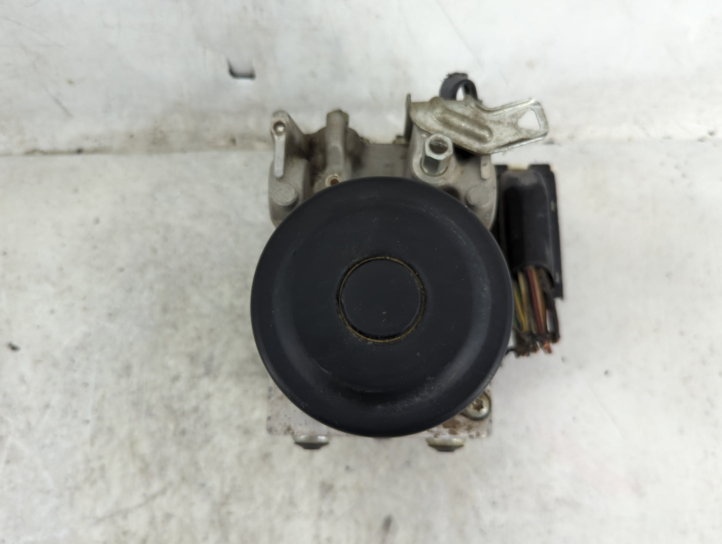 2006 Toyota Camry ABS Pump Control Module Replacement P/N:44540-06070 Fits OEM Used Auto Parts - Oemusedautoparts1.com