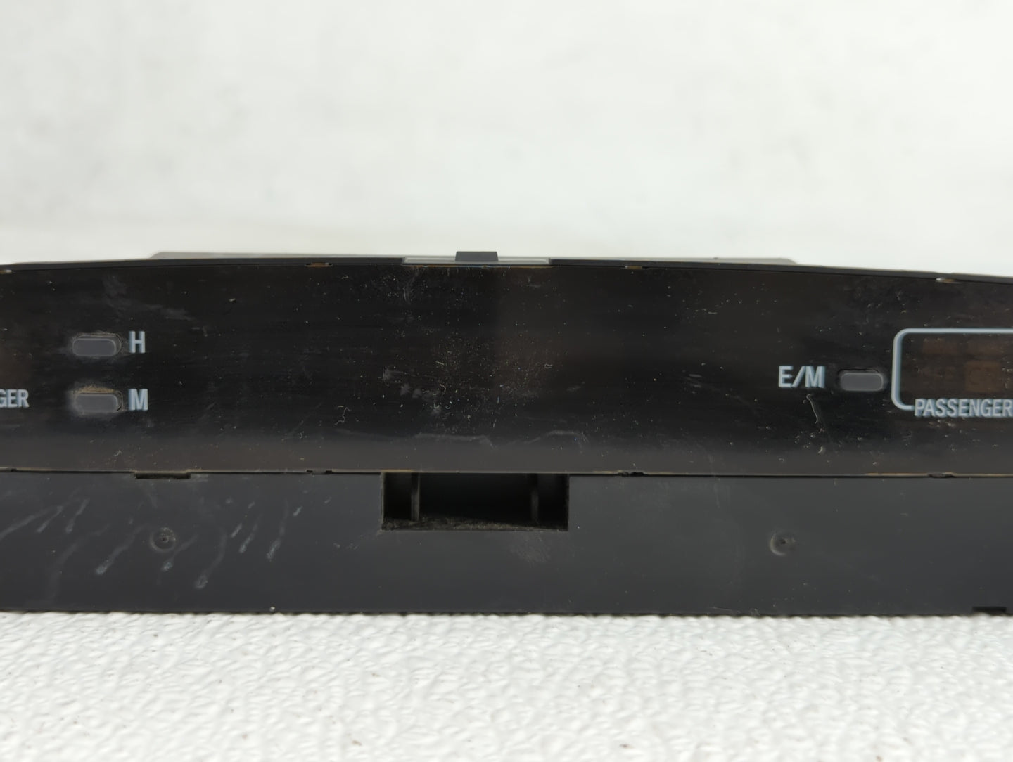 2004 TOYOTA CAMRY OEM DASH DIGITAL CLOCK DISPLAY SCREEN - Oemusedautoparts1.com