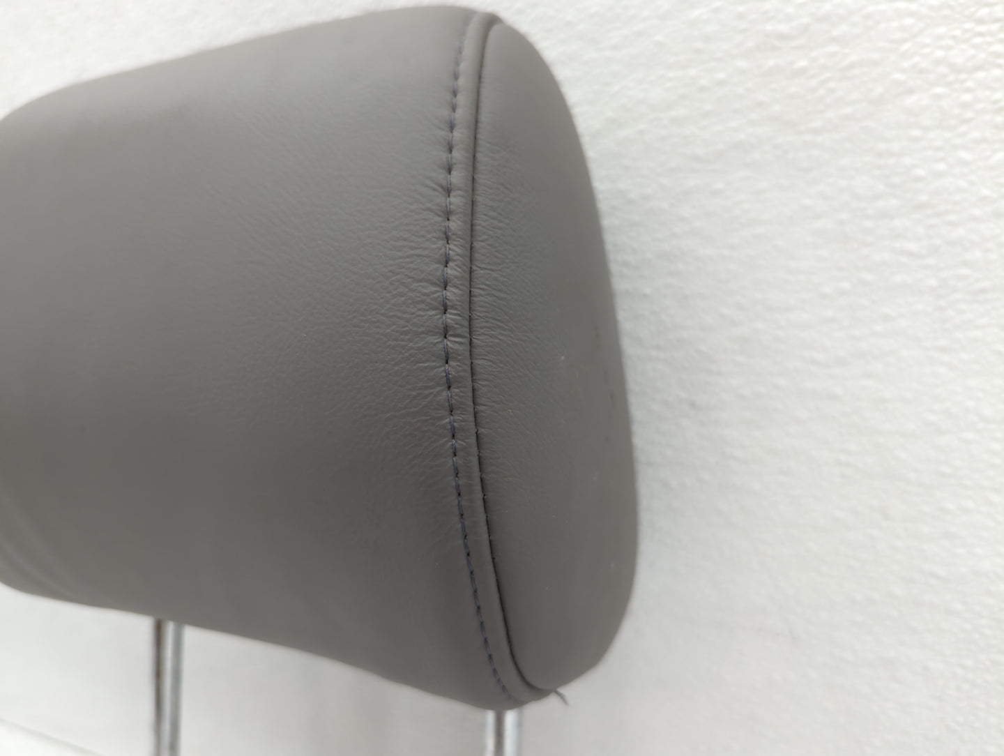2004-2006 Toyota Camry Headrest Head Rest Front Driver Passenger Seat - Oemusedautoparts1.com