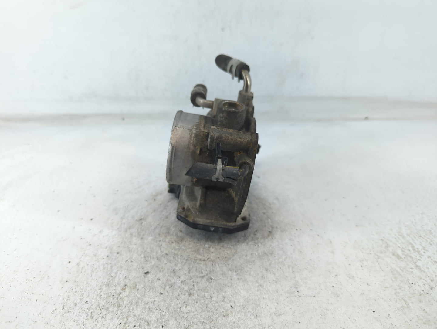 2004-2006 Toyota Camry Throttle Body P/N:22030-0H020 Fits Fits 2004 2005 2006 2007 OEM Used Auto Parts - Oemusedautoparts1.c