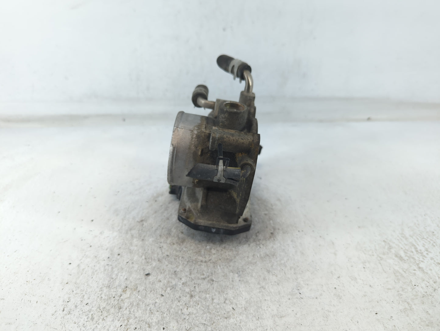 2004-2006 Toyota Camry Throttle Body P/N:22030-0H020 Fits Fits 2004 2005 2006 2007 OEM Used Auto Parts - Oemusedautoparts1.c
