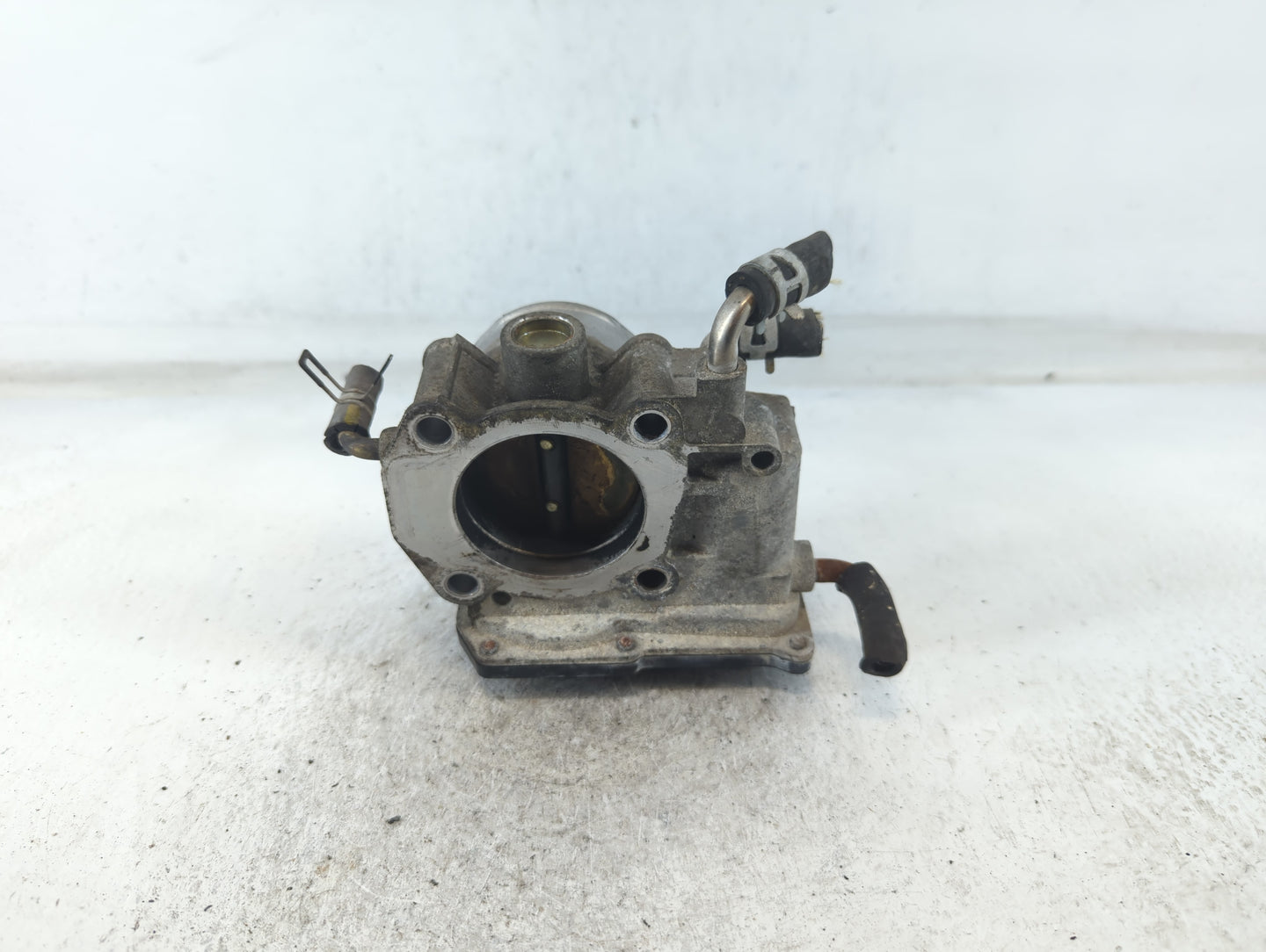 2004-2006 Toyota Camry Throttle Body P/N:22030-0H020 Fits Fits 2004 2005 2006 2007 OEM Used Auto Parts - Oemusedautoparts1.c