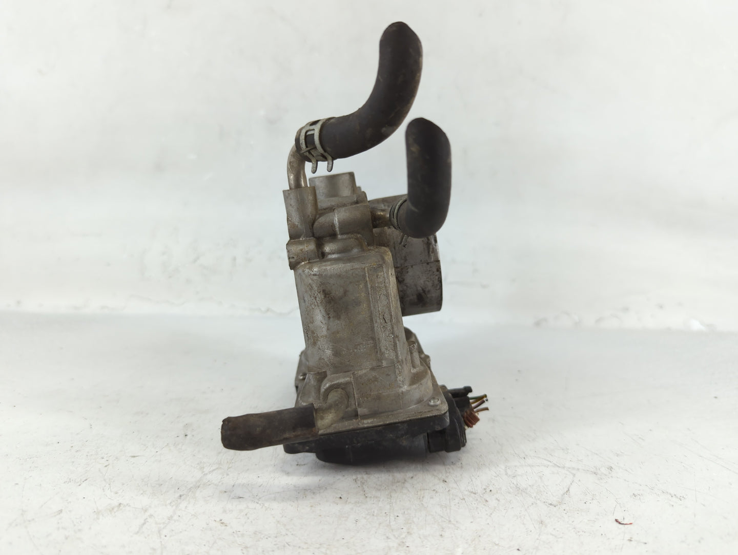2004-2006 Toyota Camry Throttle Body P/N:22030-0H020 Fits Fits 2004 2005 2006 2007 OEM Used Auto Parts - Oemusedautoparts1.c