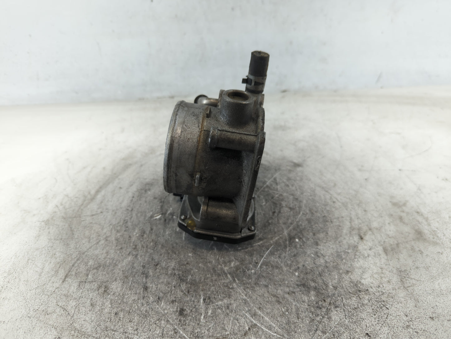 2003-2006 Toyota Camry Throttle Body P/N:22030-0A020 Fits Fits 2003 2004 2005 2006 2007 2008 2009 2010 OEM Used Auto Parts -
