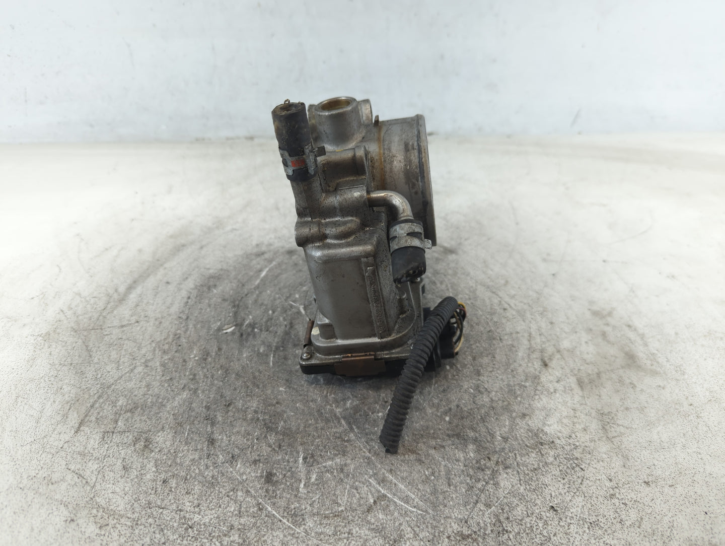2003-2006 Toyota Camry Throttle Body P/N:22030-0A020 Fits Fits 2003 2004 2005 2006 2007 2008 2009 2010 OEM Used Auto Parts -