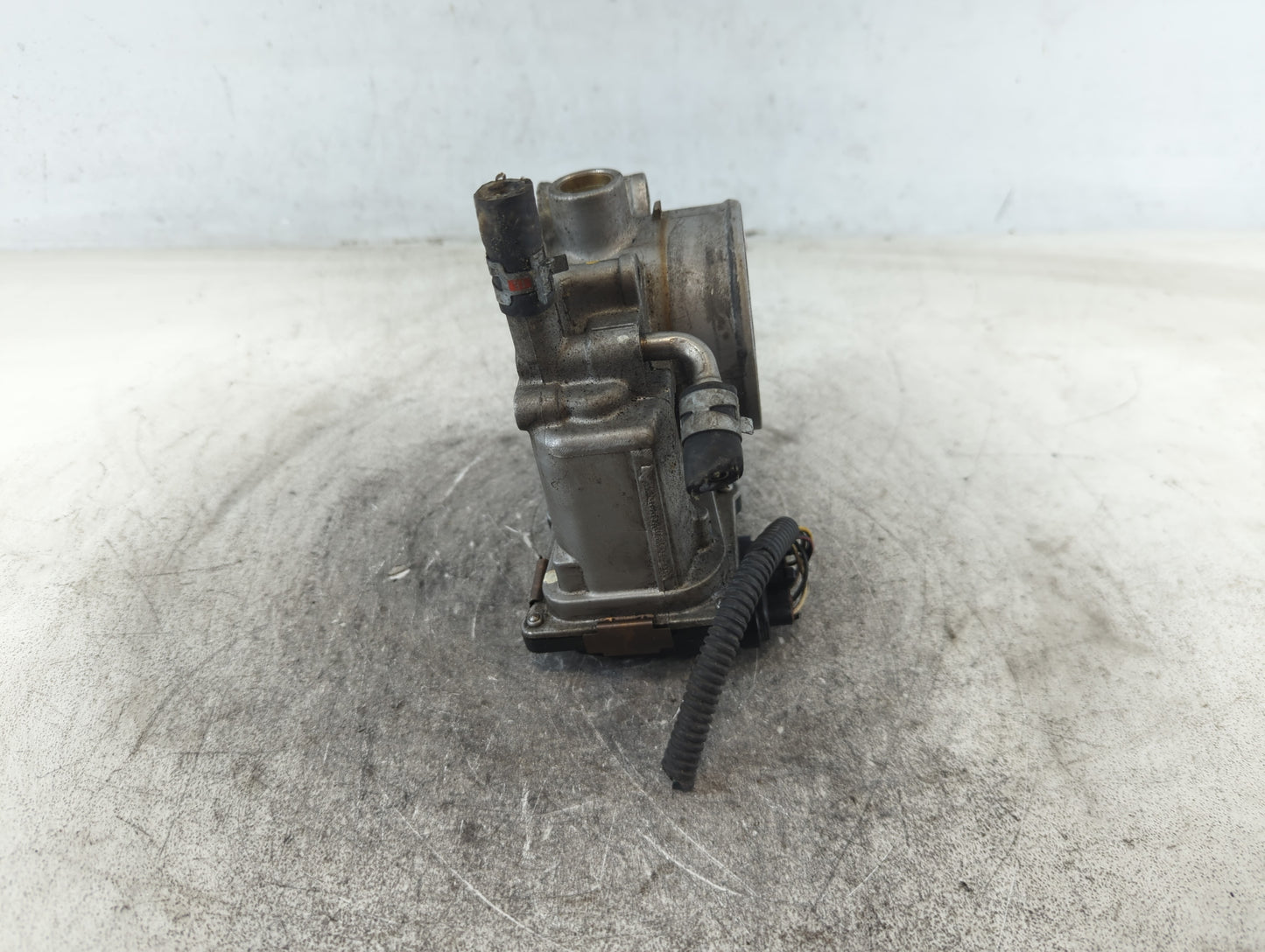 2003-2006 Toyota Camry Throttle Body P/N:22030-0A020 Fits Fits 2003 2004 2005 2006 2007 2008 2009 2010 OEM Used Auto Parts -