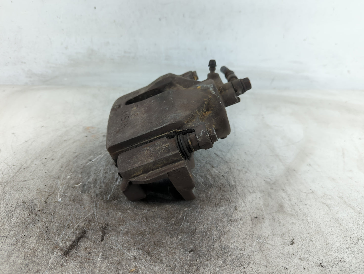 2002-2006 Toyota Camry Front Driver Left Brake Caliper - Oemusedautoparts1.com