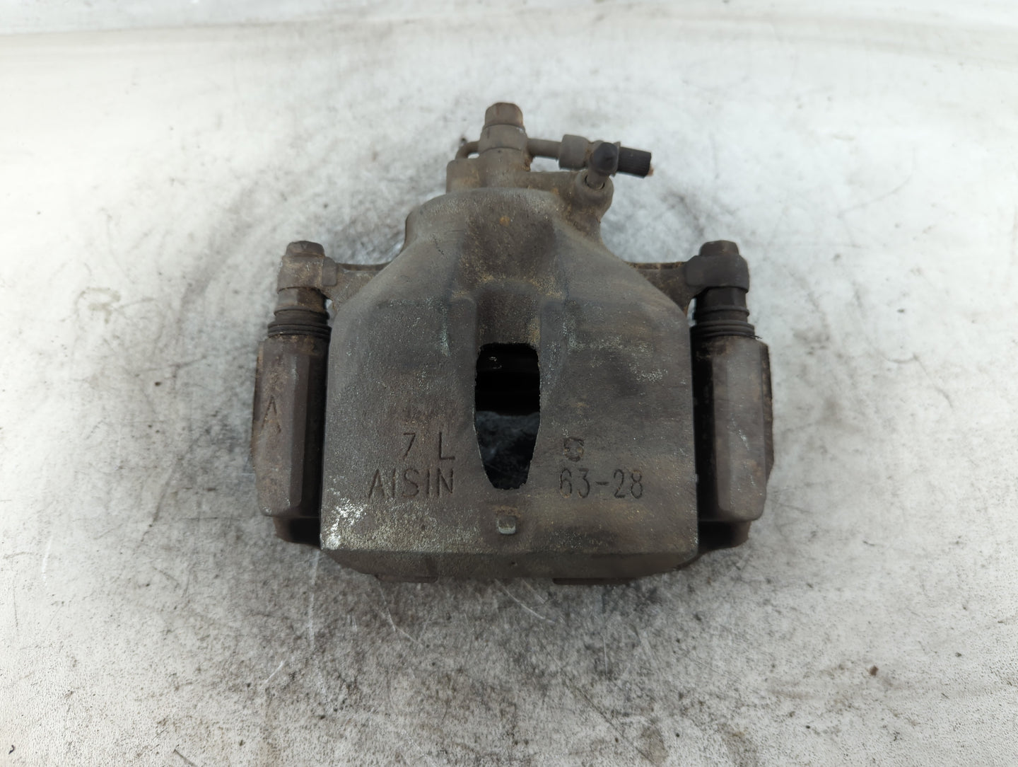 2002-2006 Toyota Camry Front Passenger Right Brake Caliper 699986 - Oemusedautoparts1.com