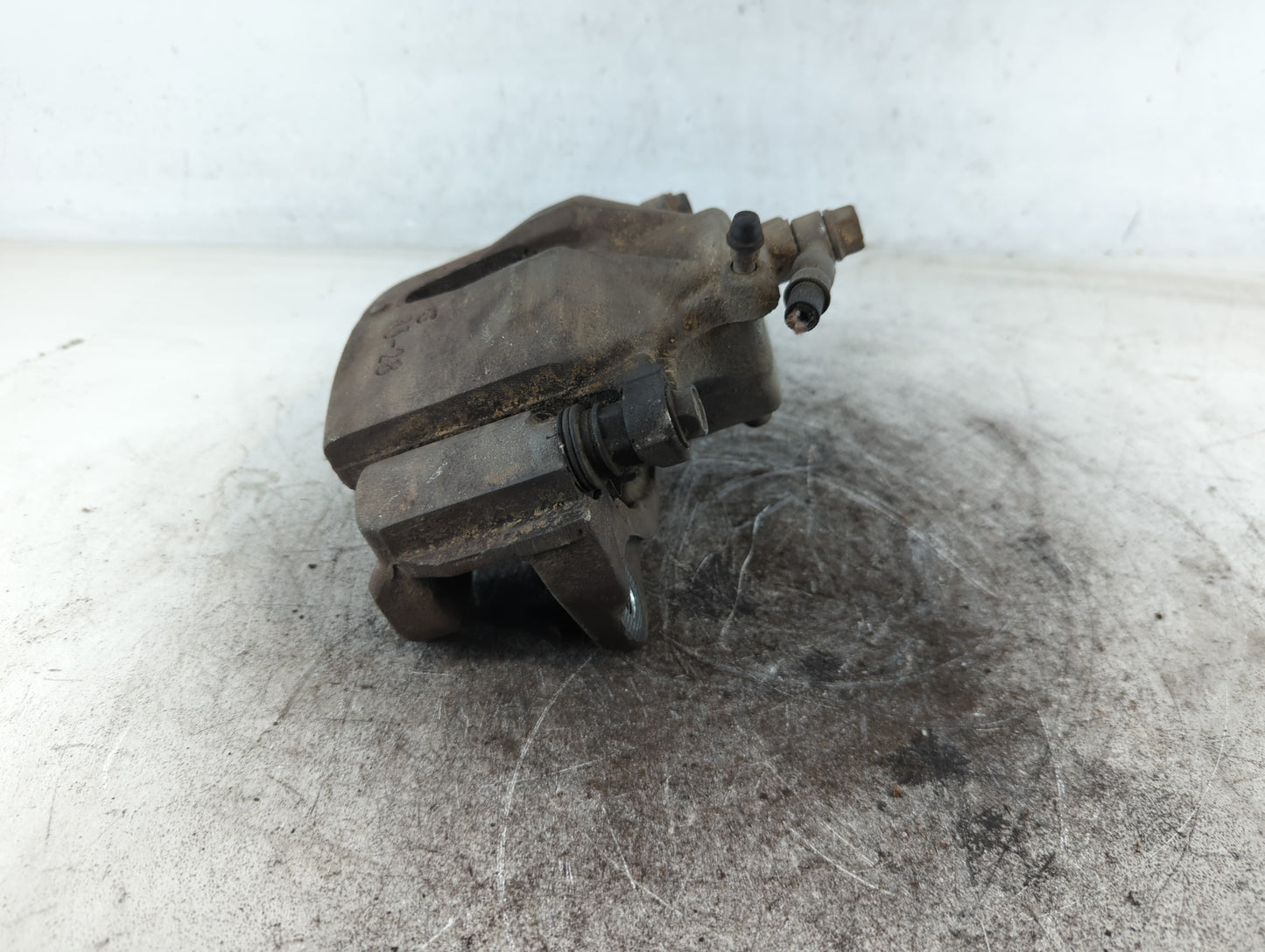 2002-2006 Toyota Camry Front Passenger Right Brake Caliper 699986 - Oemusedautoparts1.com